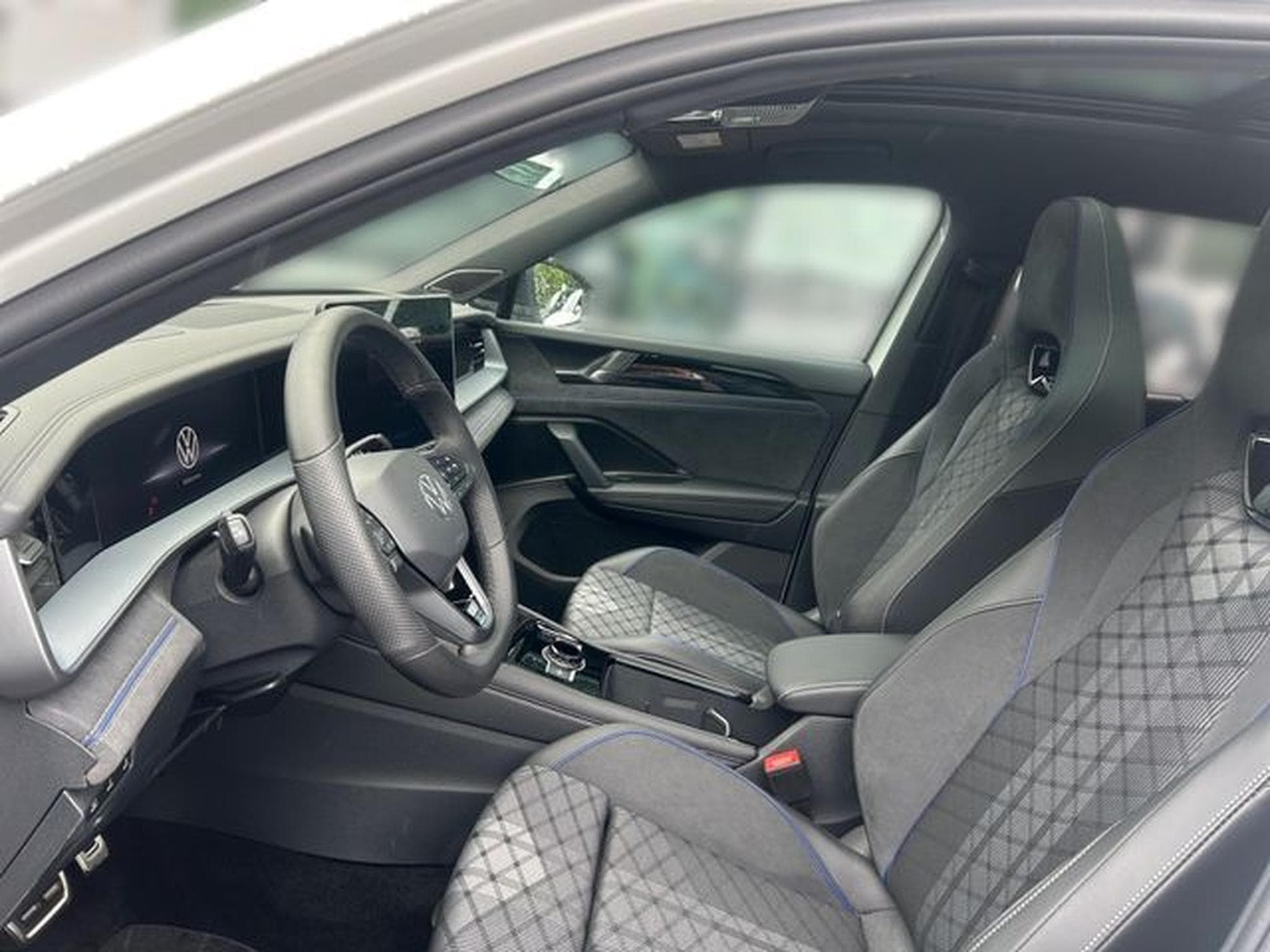 VW Tayron Tayron 2.0 TSI 150 kW 4Motion R-Line (2025) - Photo 7