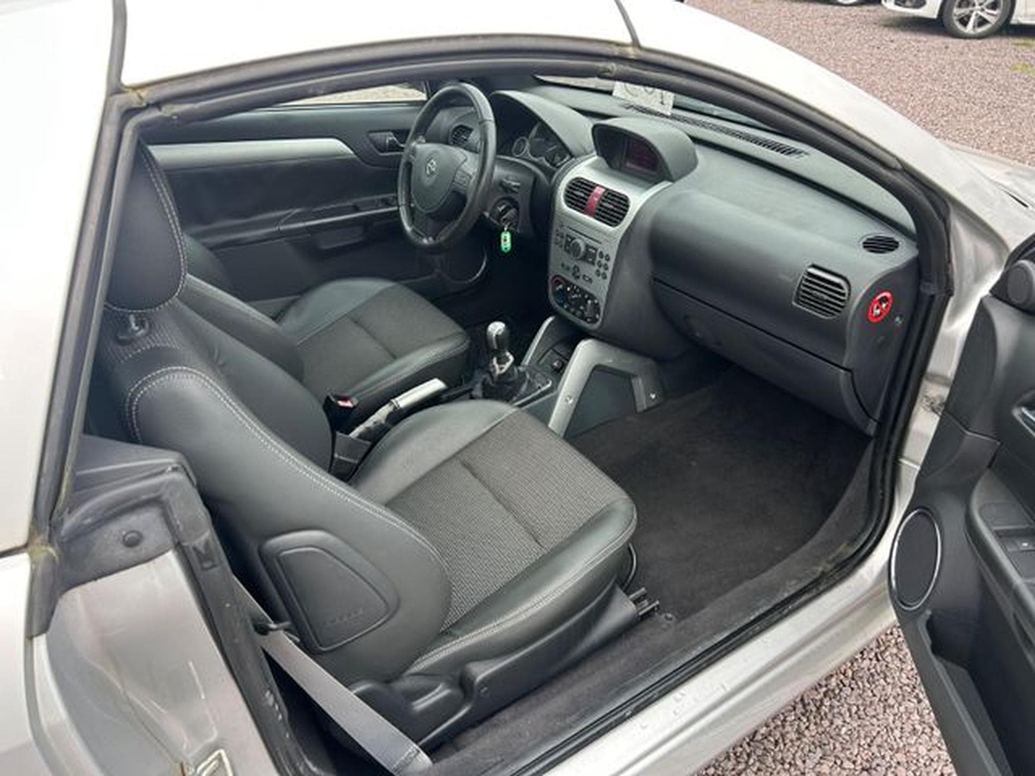 Opel Tigra Tigra Twin Top Sport 1.8 *Teilleder*Klima* (2006) - Photo 8