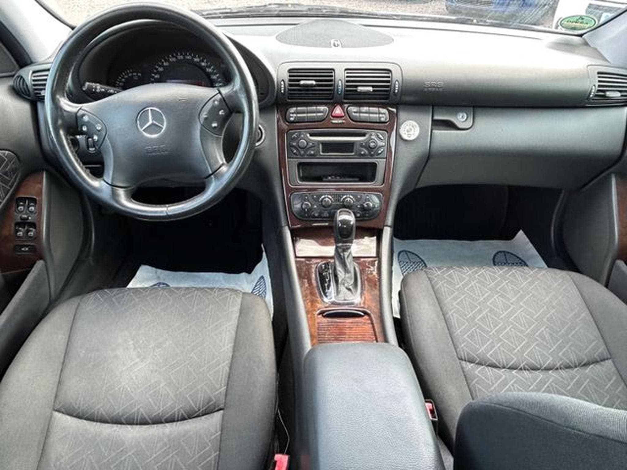 Mercedes C 180 C 180 ELEGANCE *Automatik*SHZ* (2001) - Photo 10