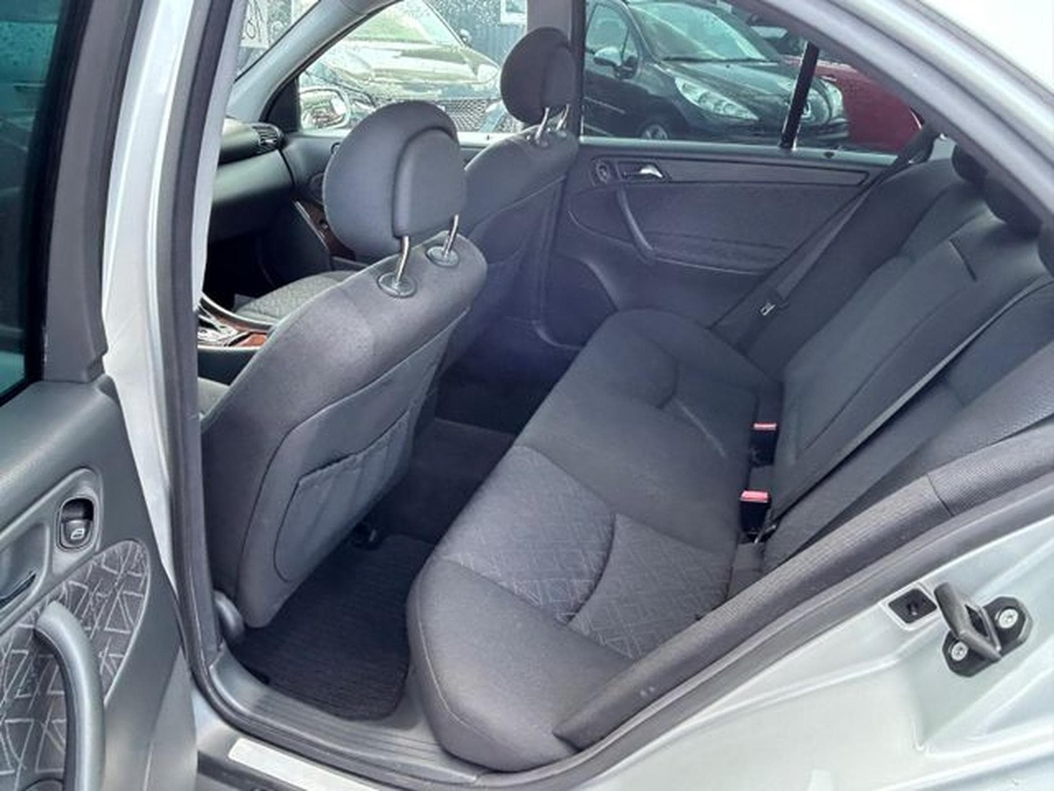 Mercedes C 180 C 180 ELEGANCE *Automatik*SHZ* (2001) - Photo 8