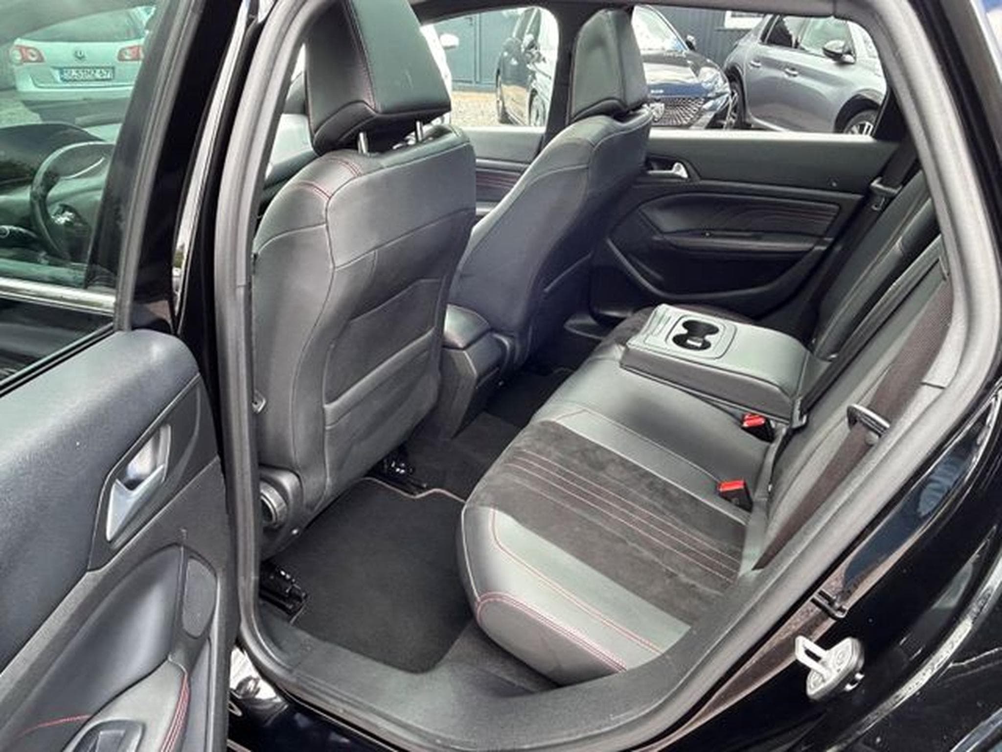 Peugeot 308 308 SW GT *Automatik*Navi*Kamera*Pano*Eu6d (2018) - Photo 9