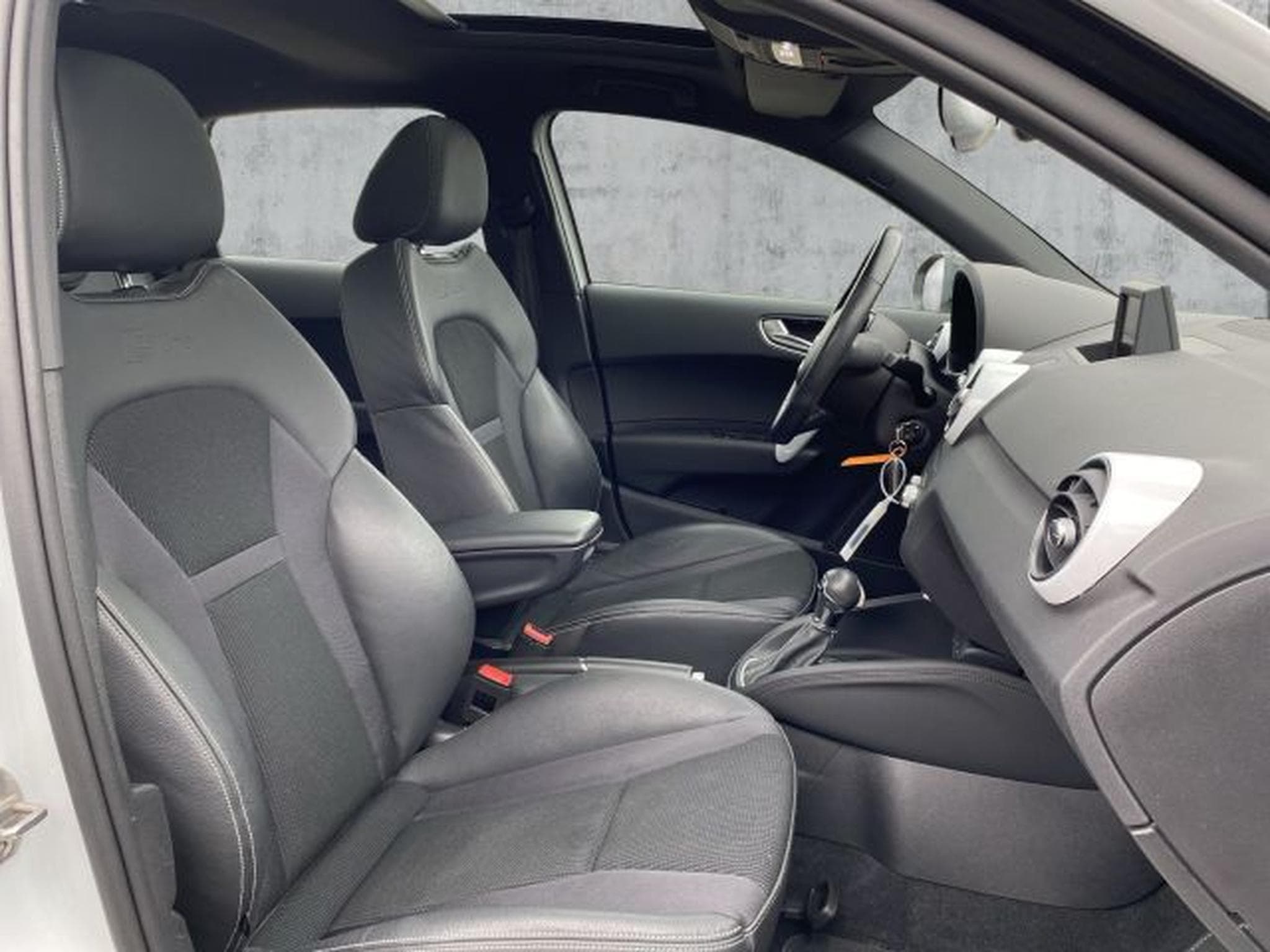 Audi A1 A1 Sportback 1.4 TFSI S-tronic S-Line PANO XENON (2014) - Photo 13