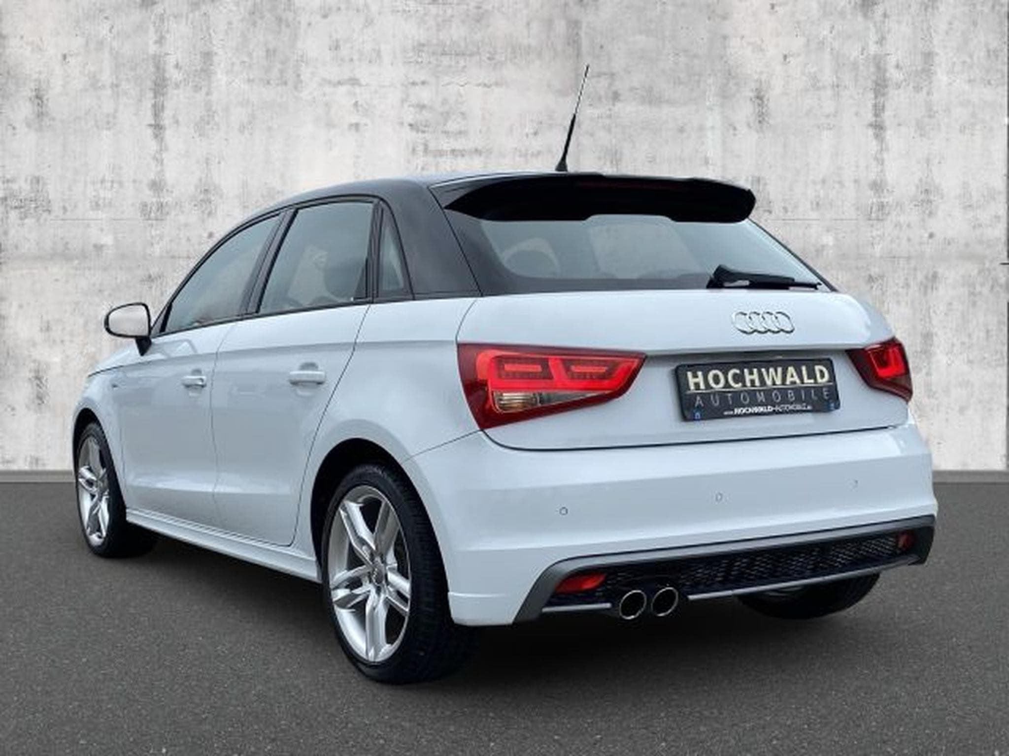 Audi A1 A1 Sportback 1.4 TFSI S-tronic S-Line PANO XENON (2014) - Photo 3