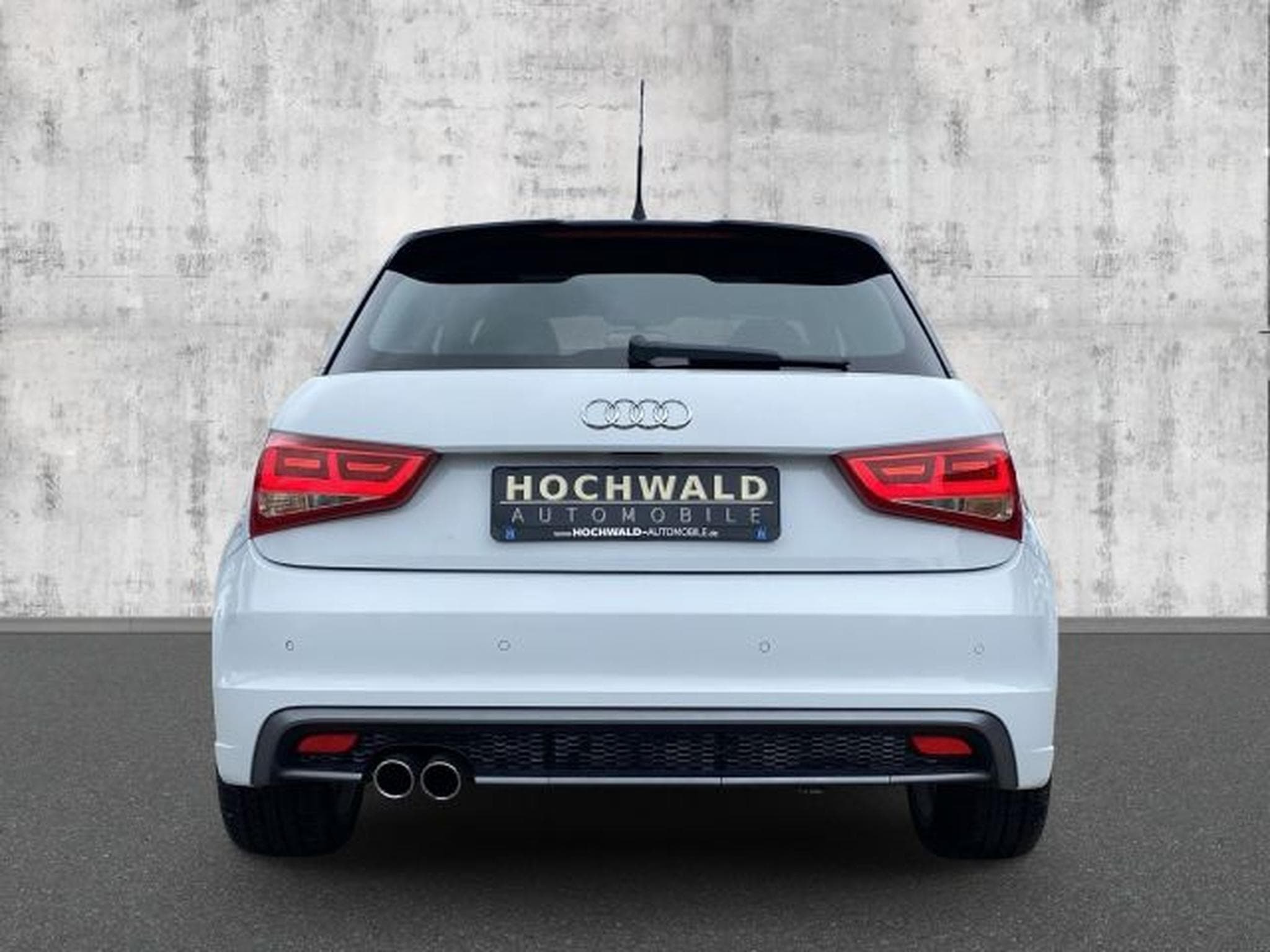 Audi A1 A1 Sportback 1.4 TFSI S-tronic S-Line PANO XENON (2014) - Photo 4