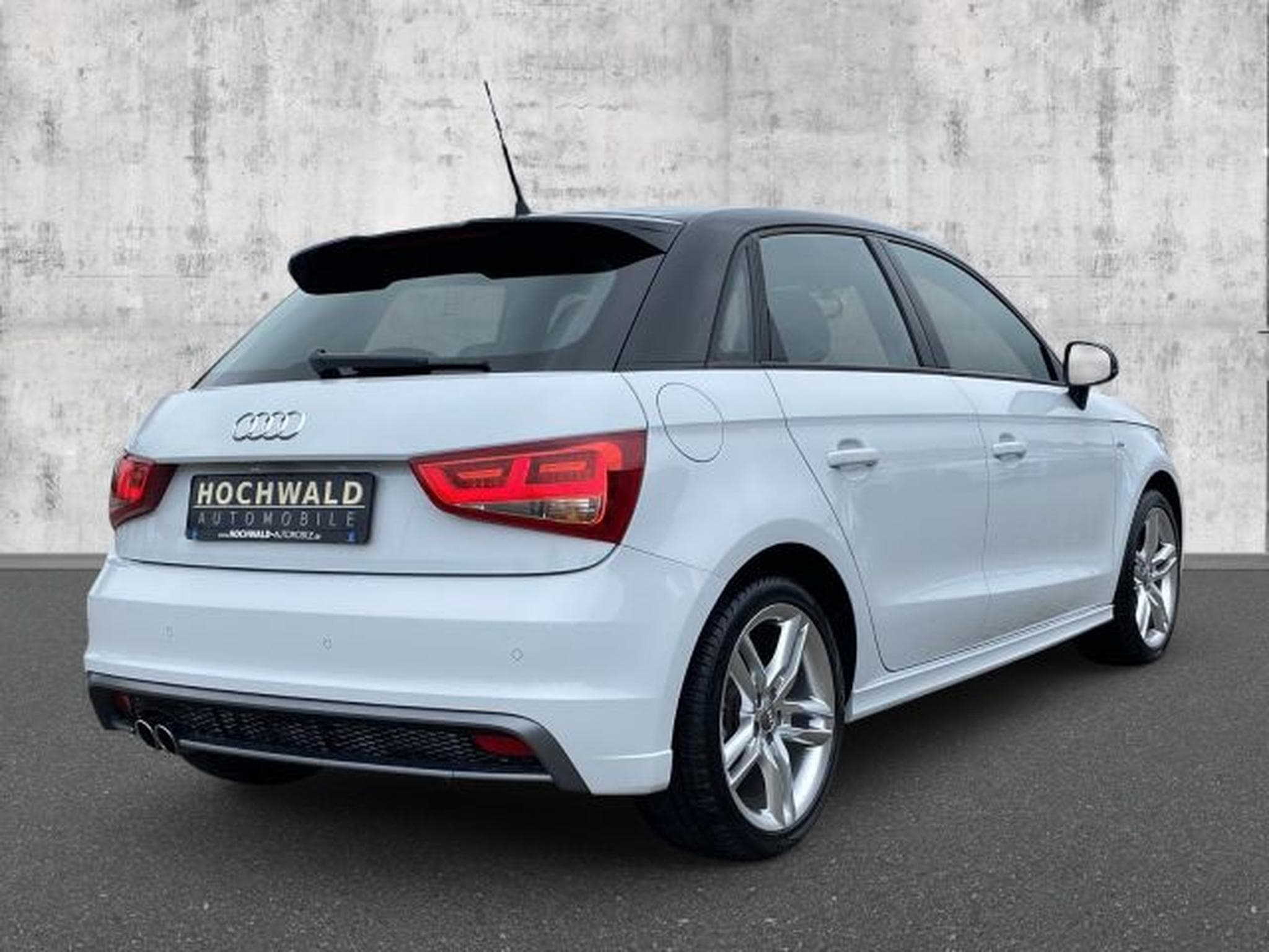 Audi A1 A1 Sportback 1.4 TFSI S-tronic S-Line PANO XENON (2014) - Photo 5