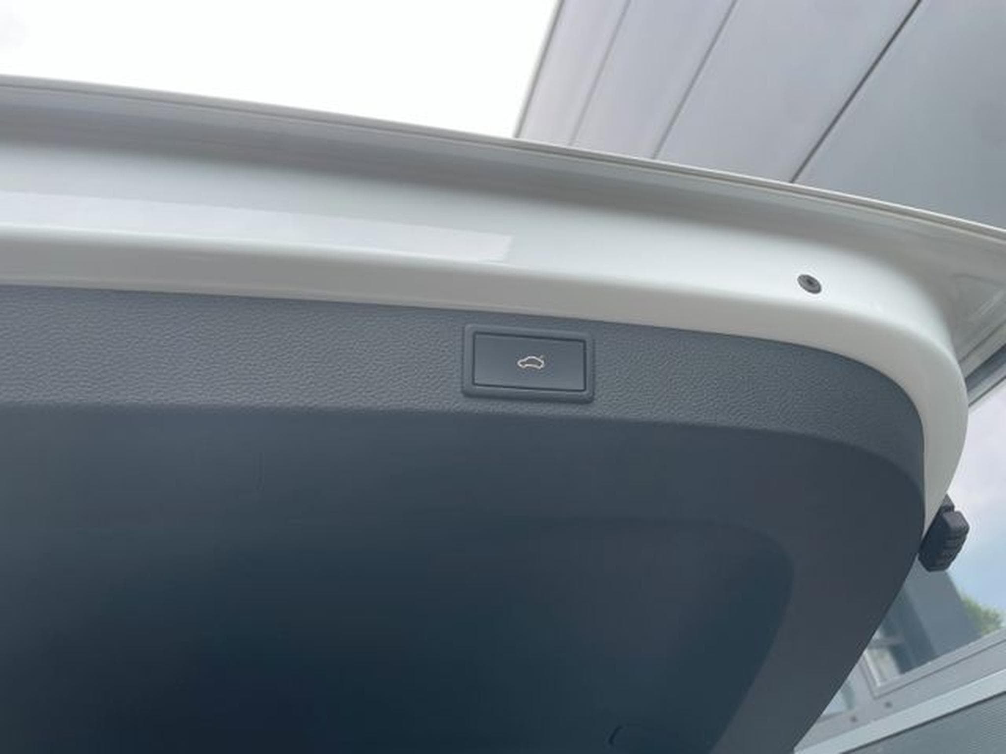 Skoda Karoq Karoq 2,0TSi Sportline 4x4 19" AHK 360° Keyless (2021) - Foto 14