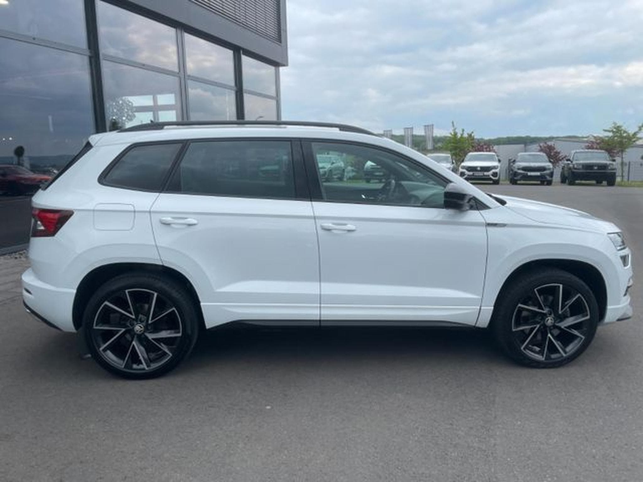 Skoda Karoq Karoq 2,0TSi Sportline 4x4 19" AHK 360° Keyless (2021) - Foto 5
