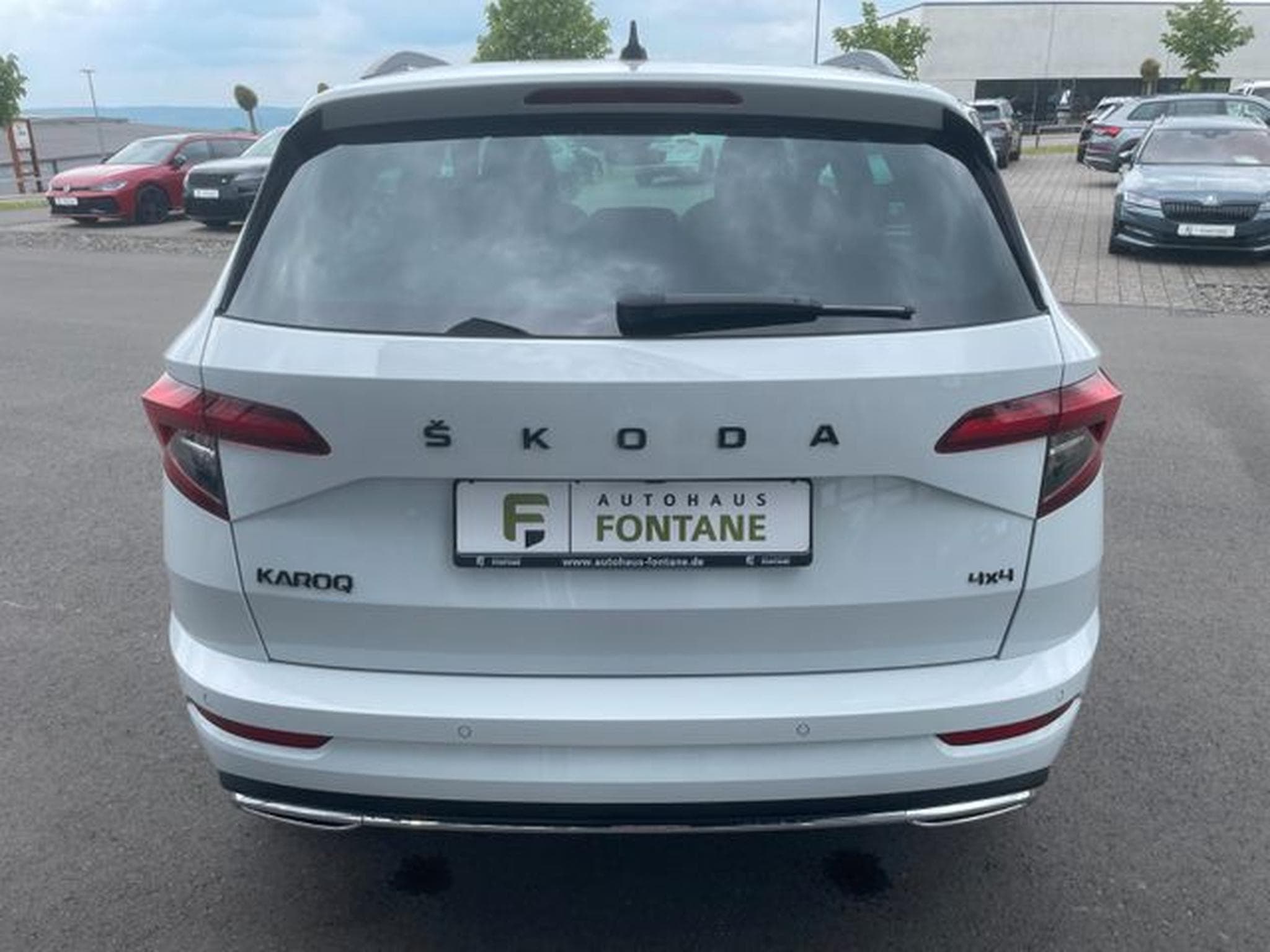 Skoda Karoq Karoq 2,0TSi Sportline 4x4 19" AHK 360° Keyless (2021) - Foto 7