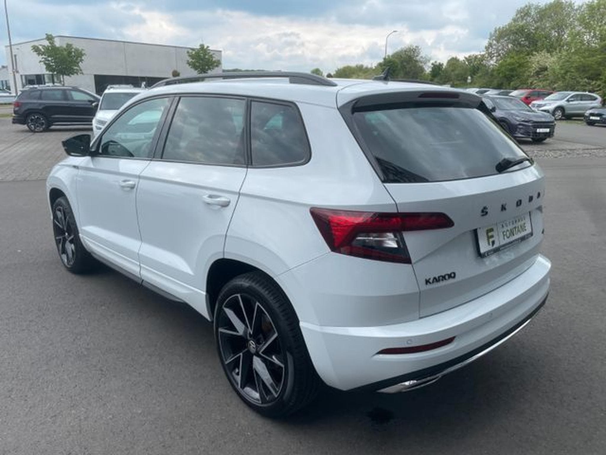 Skoda Karoq Karoq 2,0TSi Sportline 4x4 19" AHK 360° Keyless (2021) - Foto 8