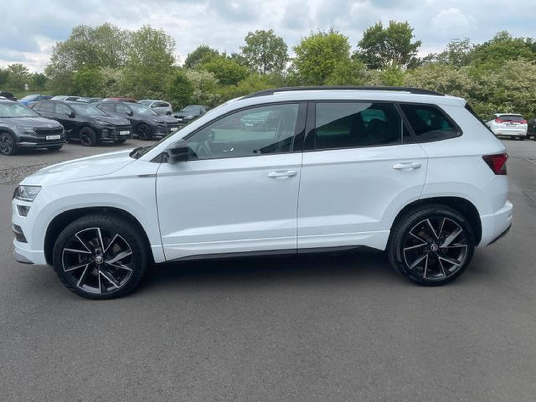 Skoda Karoq Karoq 2,0TSi Sportline 4x4 19" AHK 360° Keyless (2021) - Foto 9