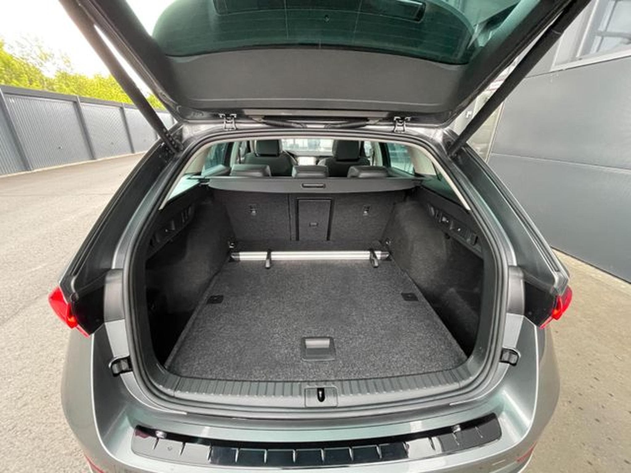 Skoda Octavia Octavia 2,0TDi Kombi Scout 4x4 Pano AHK Standhz (2022) - Foto 13