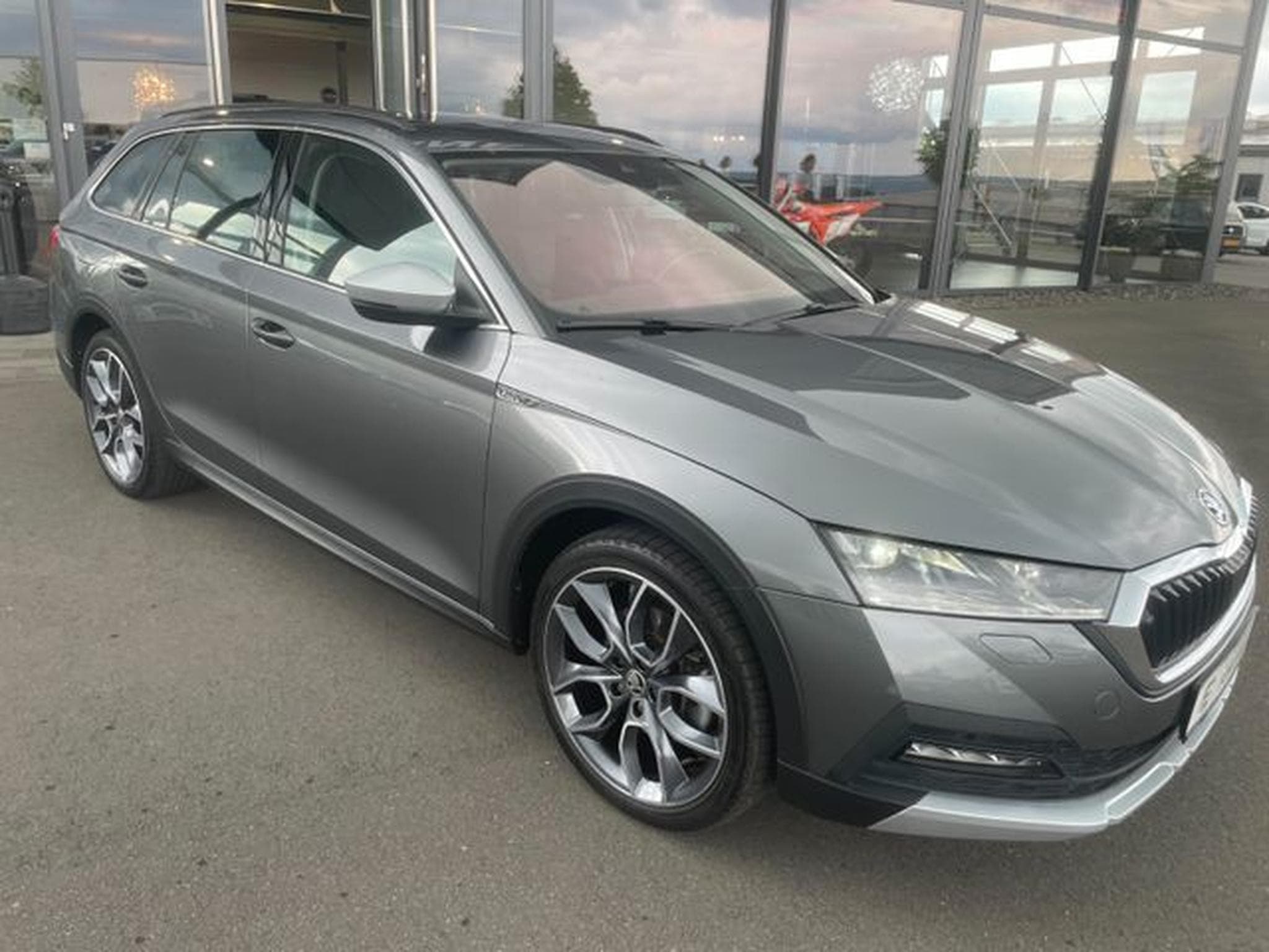 Skoda Octavia Octavia 2,0TDi Kombi Scout 4x4 Pano AHK Standhz (2022) - Foto 4
