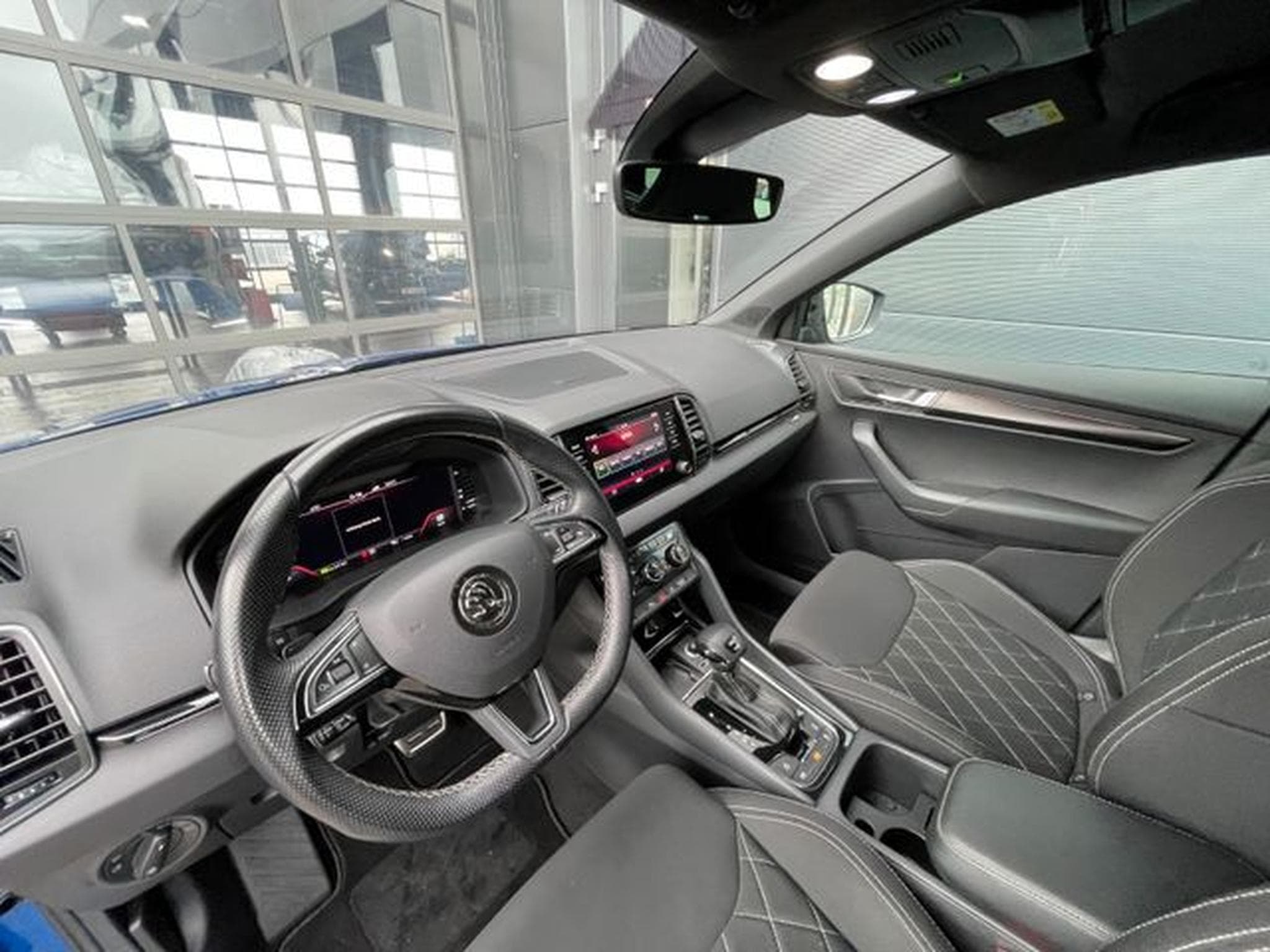 Skoda Karoq Karoq 2,0TDi Sportline 4x4 19" AHK Virtual Key (2020) - Foto 10