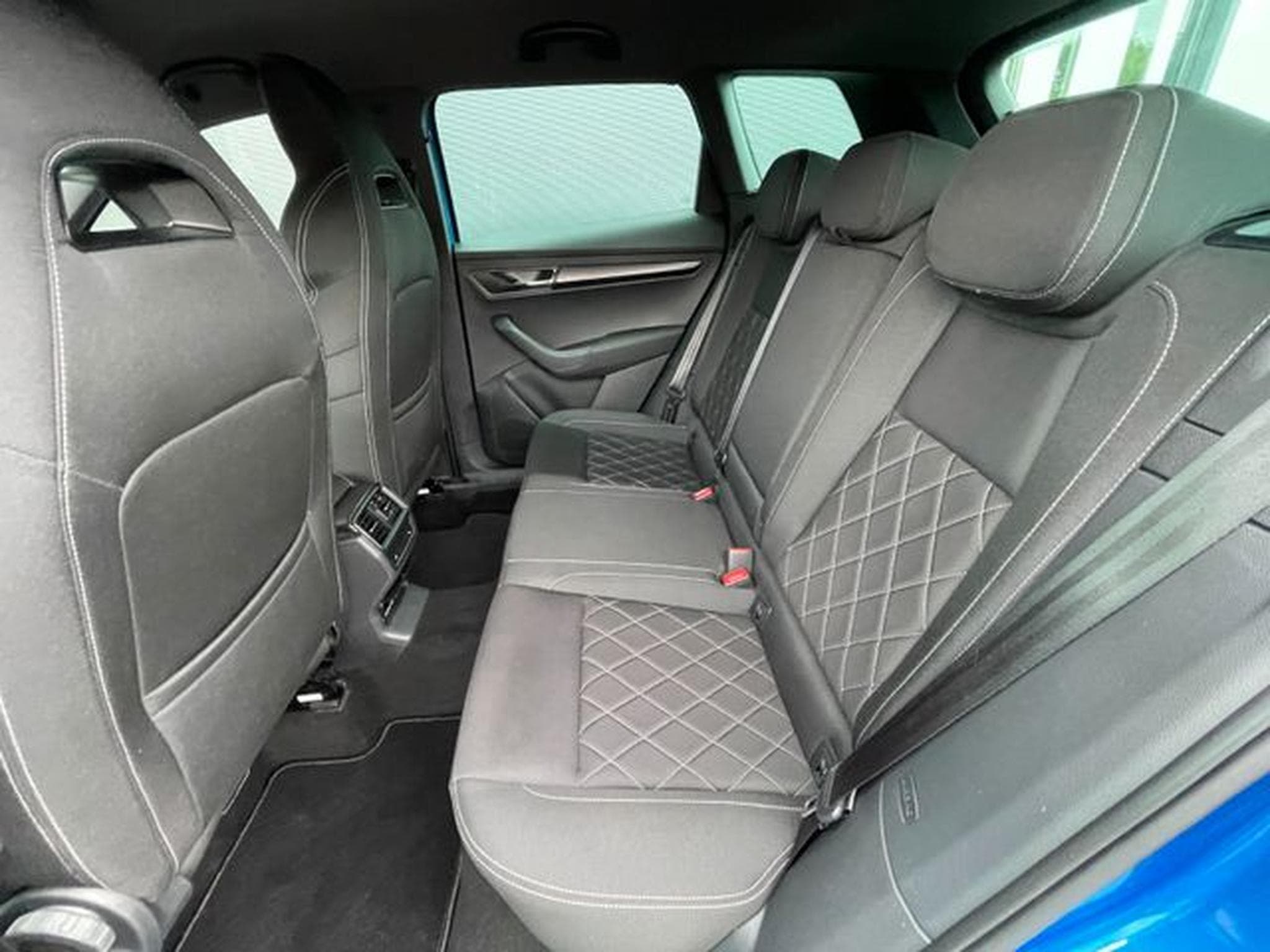 Skoda Karoq Karoq 2,0TDi Sportline 4x4 19" AHK Virtual Key (2020) - Foto 11