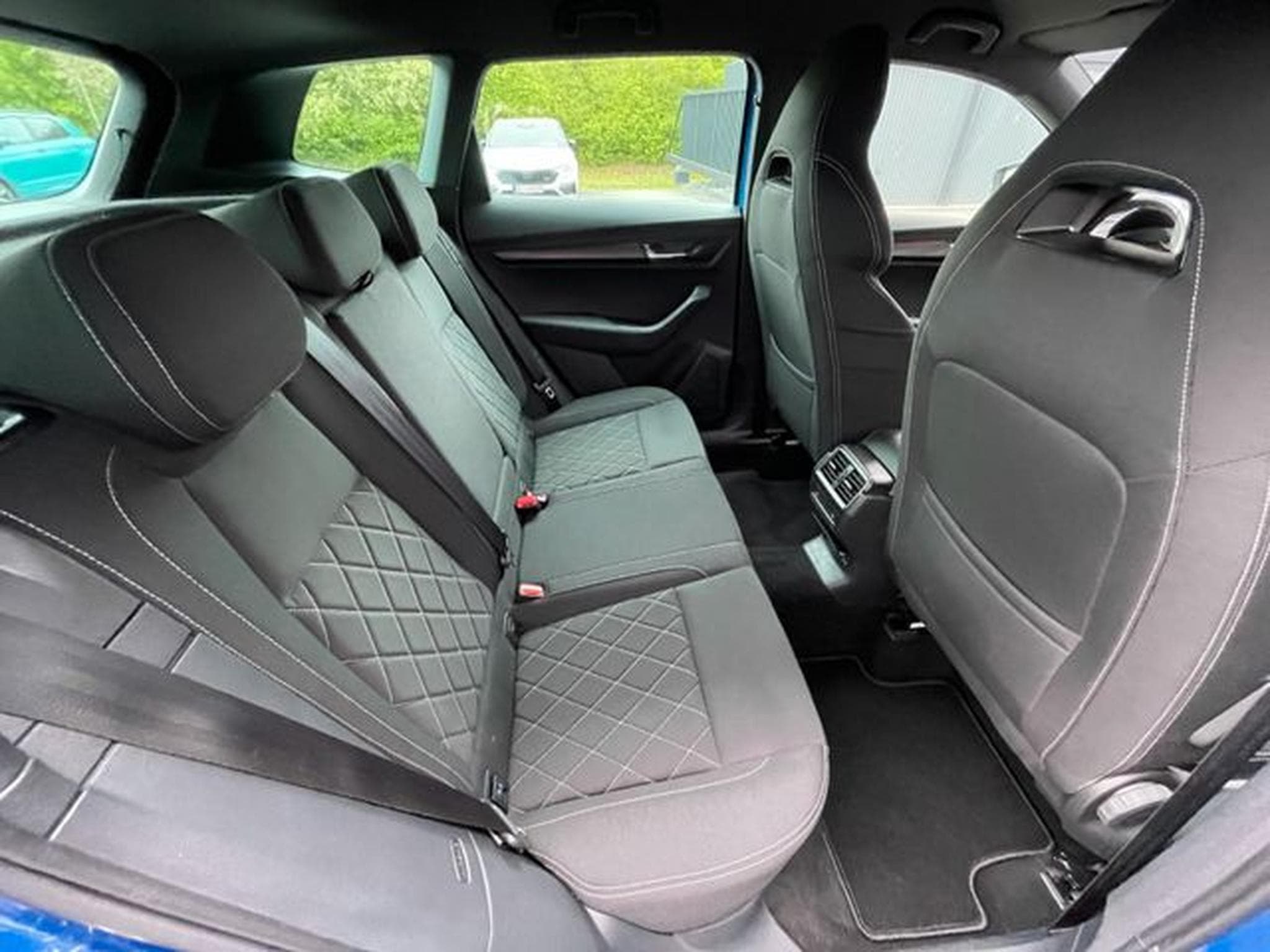Skoda Karoq Karoq 2,0TDi Sportline 4x4 19" AHK Virtual Key (2020) - Foto 14