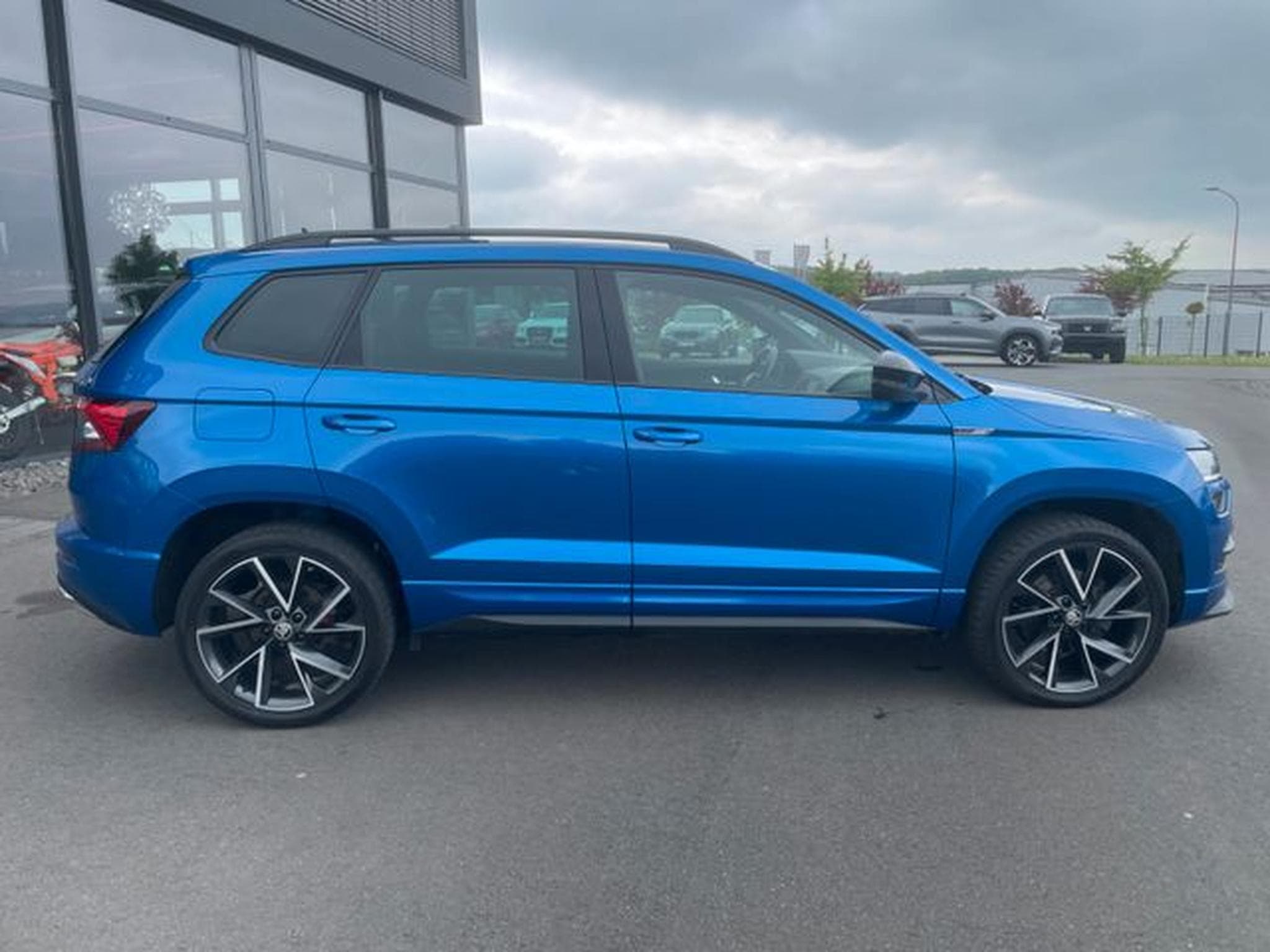 Skoda Karoq Karoq 2,0TDi Sportline 4x4 19" AHK Virtual Key (2020) - Foto 4