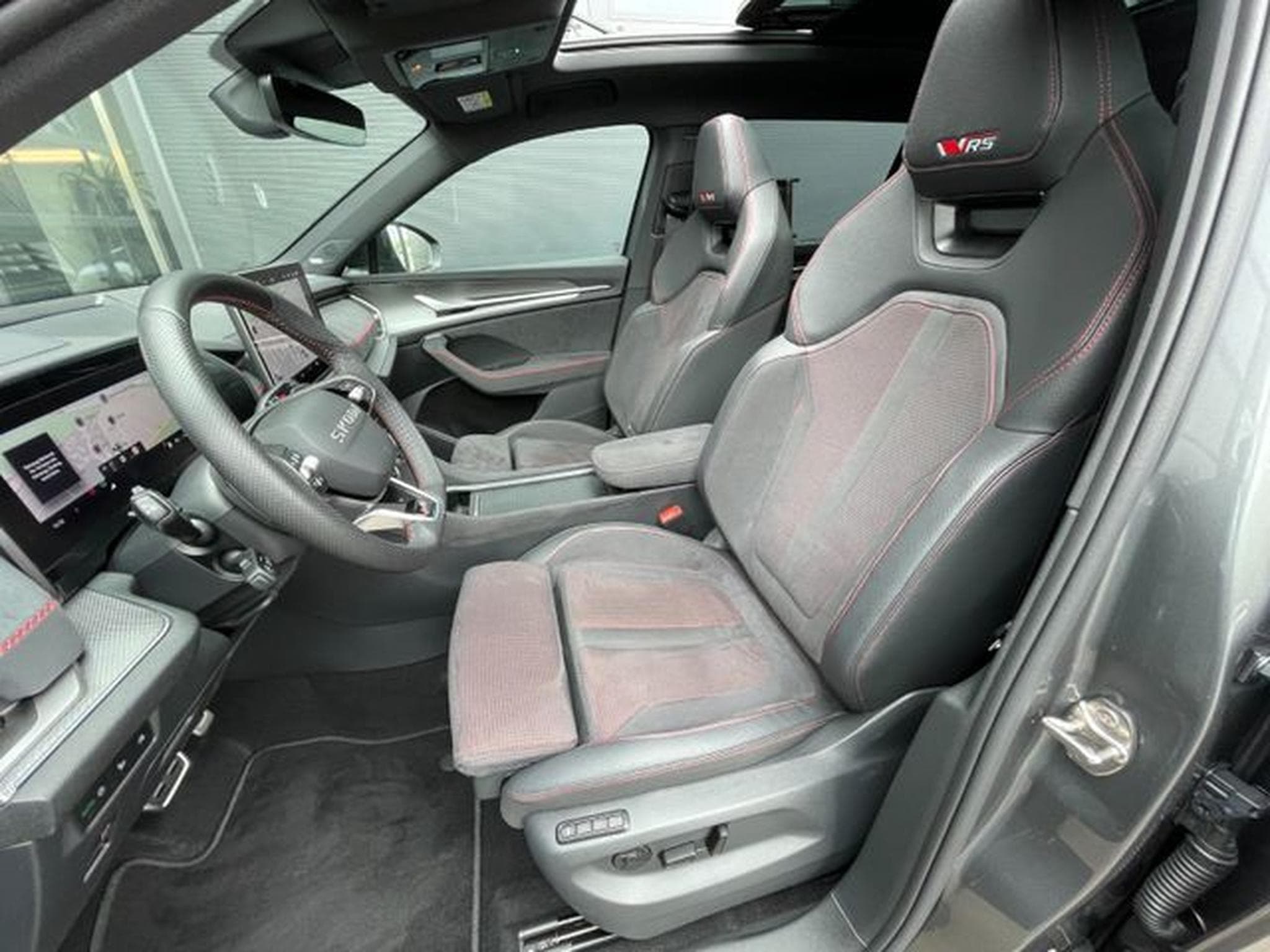 Skoda Kodiaq Kodiaq 2.0TSI 195kW RS 7-Sitze Pano AHK Canton (2025) - Foto 11