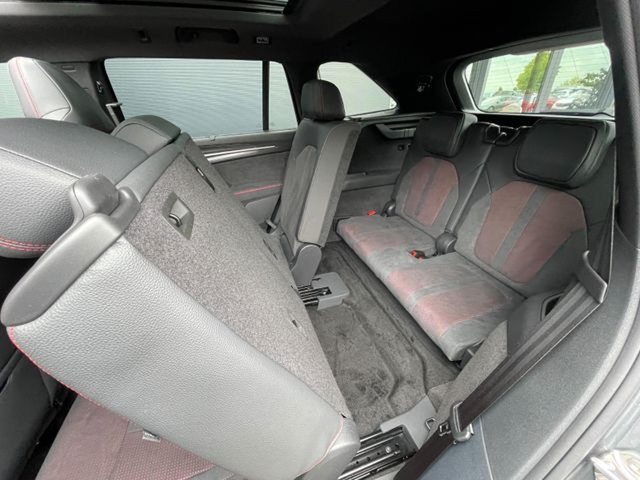 Skoda Kodiaq Kodiaq 2.0TSI 195kW RS 7-Sitze Pano AHK Canton (2025) - Foto 15