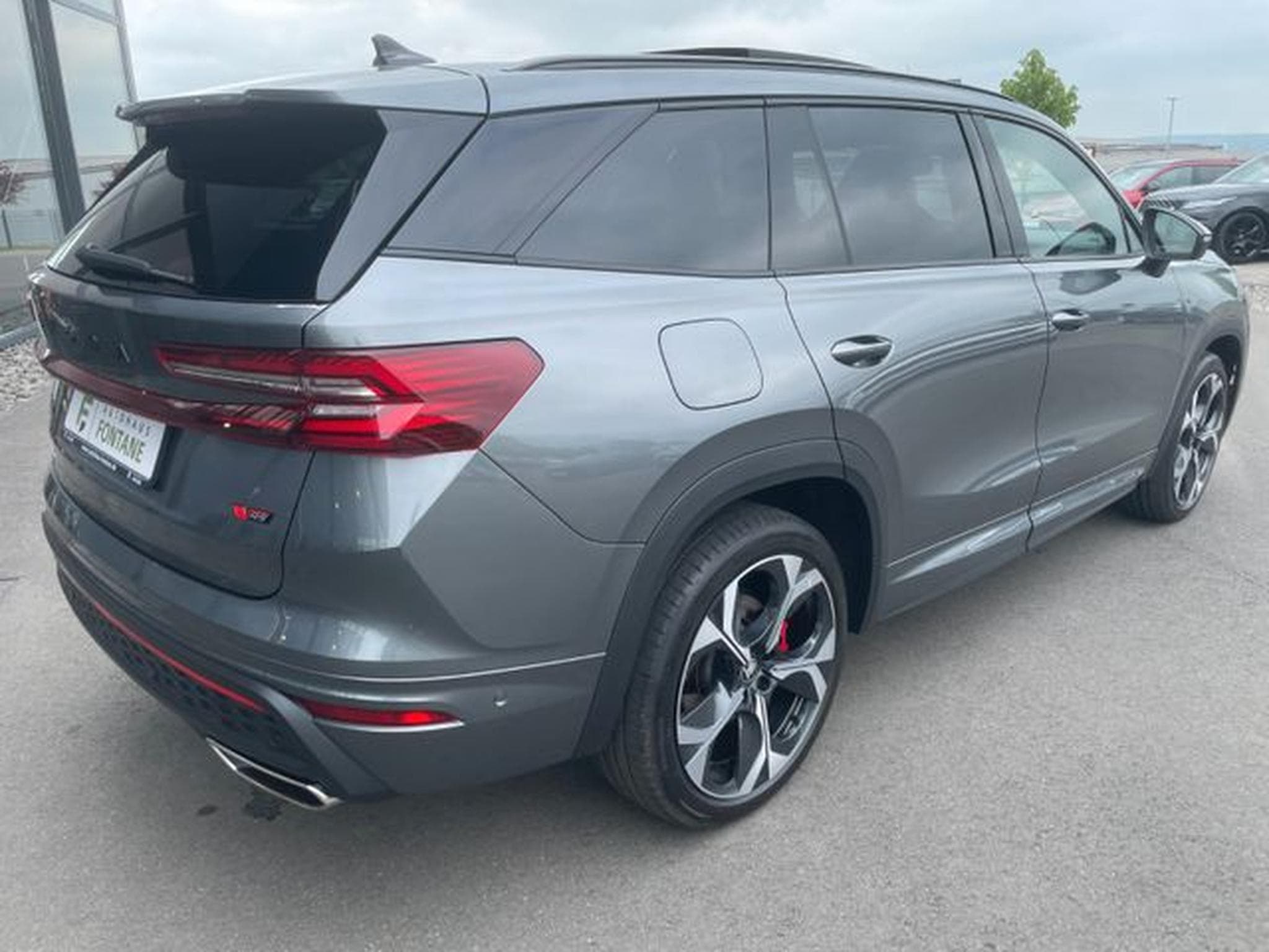 Skoda Kodiaq Kodiaq 2.0TSI 195kW RS 7-Sitze Pano AHK Canton (2025) - Foto 7