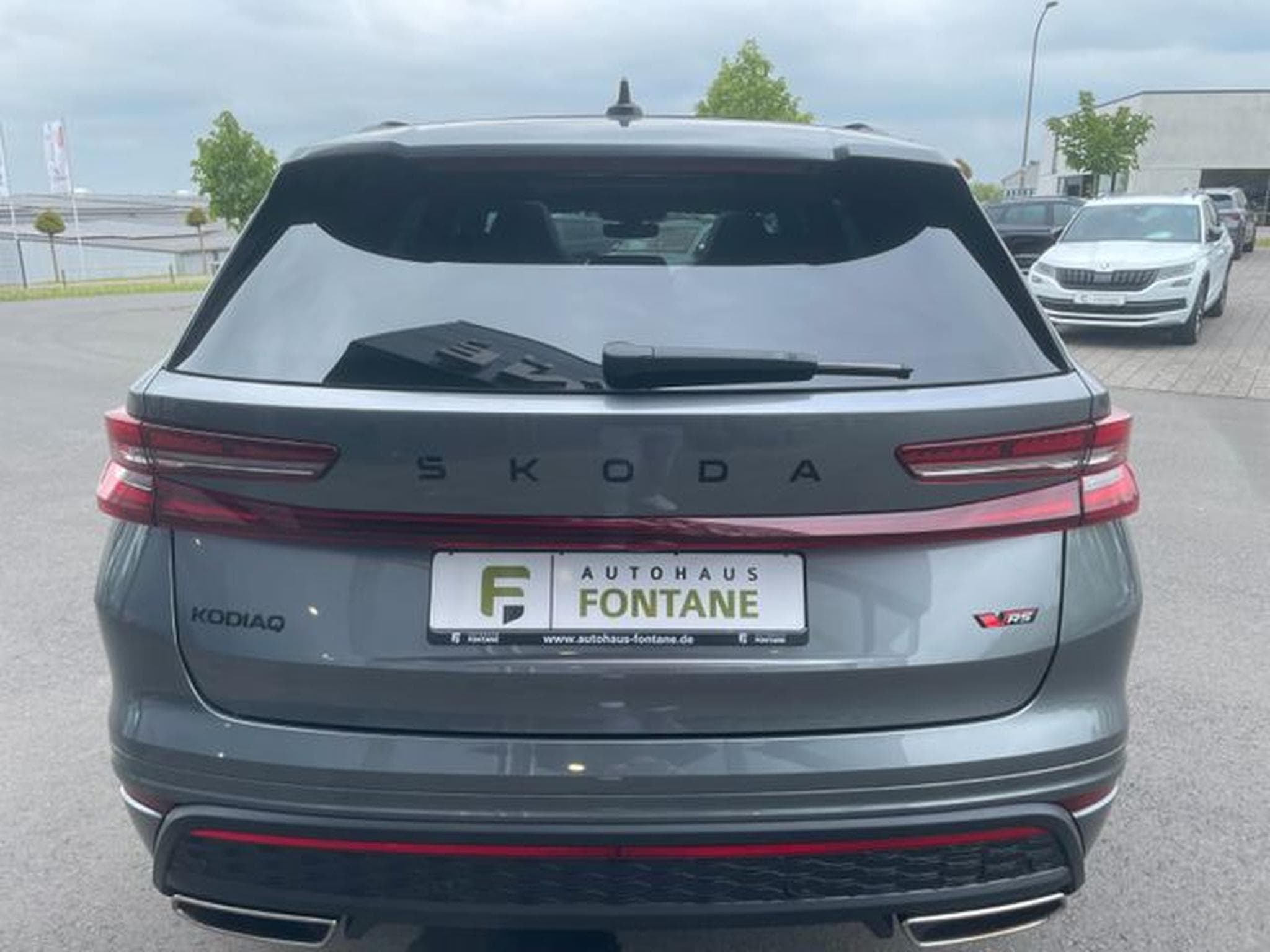 Skoda Kodiaq Kodiaq 2.0TSI 195kW RS 7-Sitze Pano AHK Canton (2025) - Foto 8