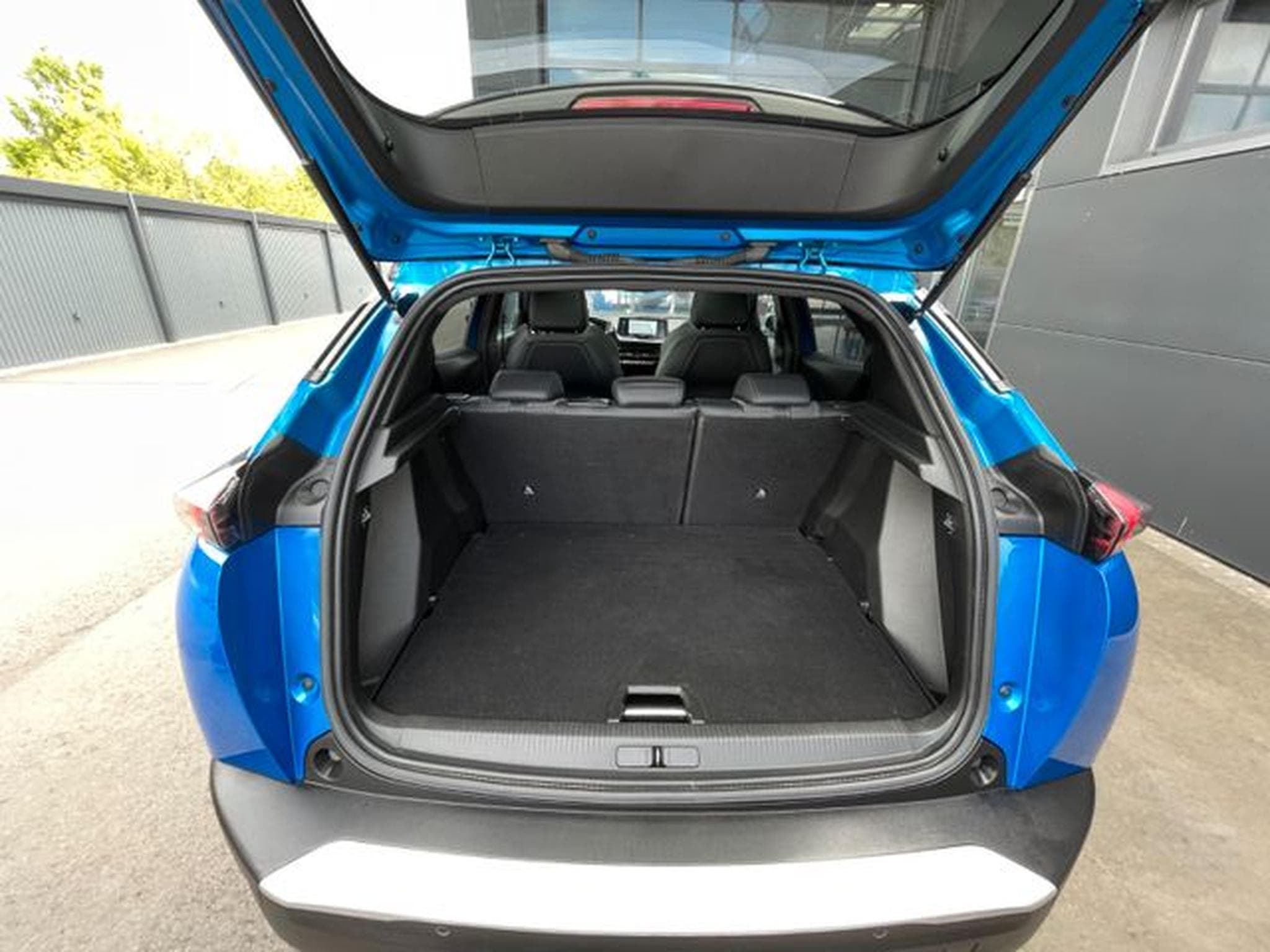 Peugeot 2008 2008 GT e-THP PureTech AHK Pano Leder Kamera (2023) - Foto 14