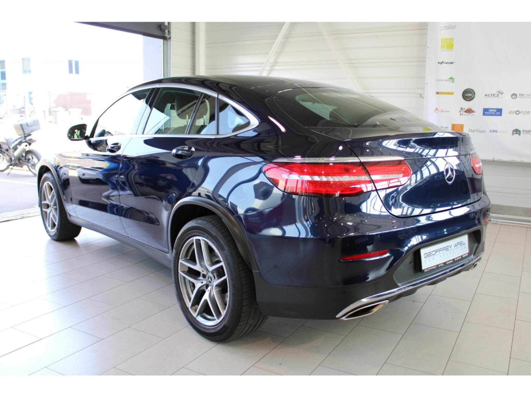 Mercedes GLC 250 4 MATIC COUPE AMG LINE PANO CUIR NAVI 1 HAND (2017) - Photo 3