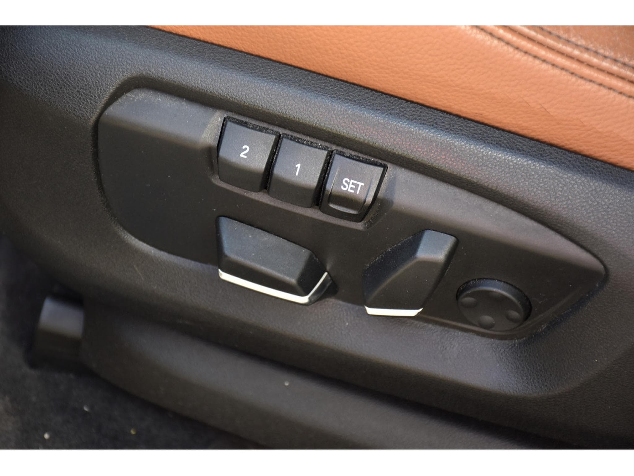 BMW X6 3.0 dAS xDrive30 CUIR MEMO TO HUD HARMAN CAM360 (2015) - Photo 17