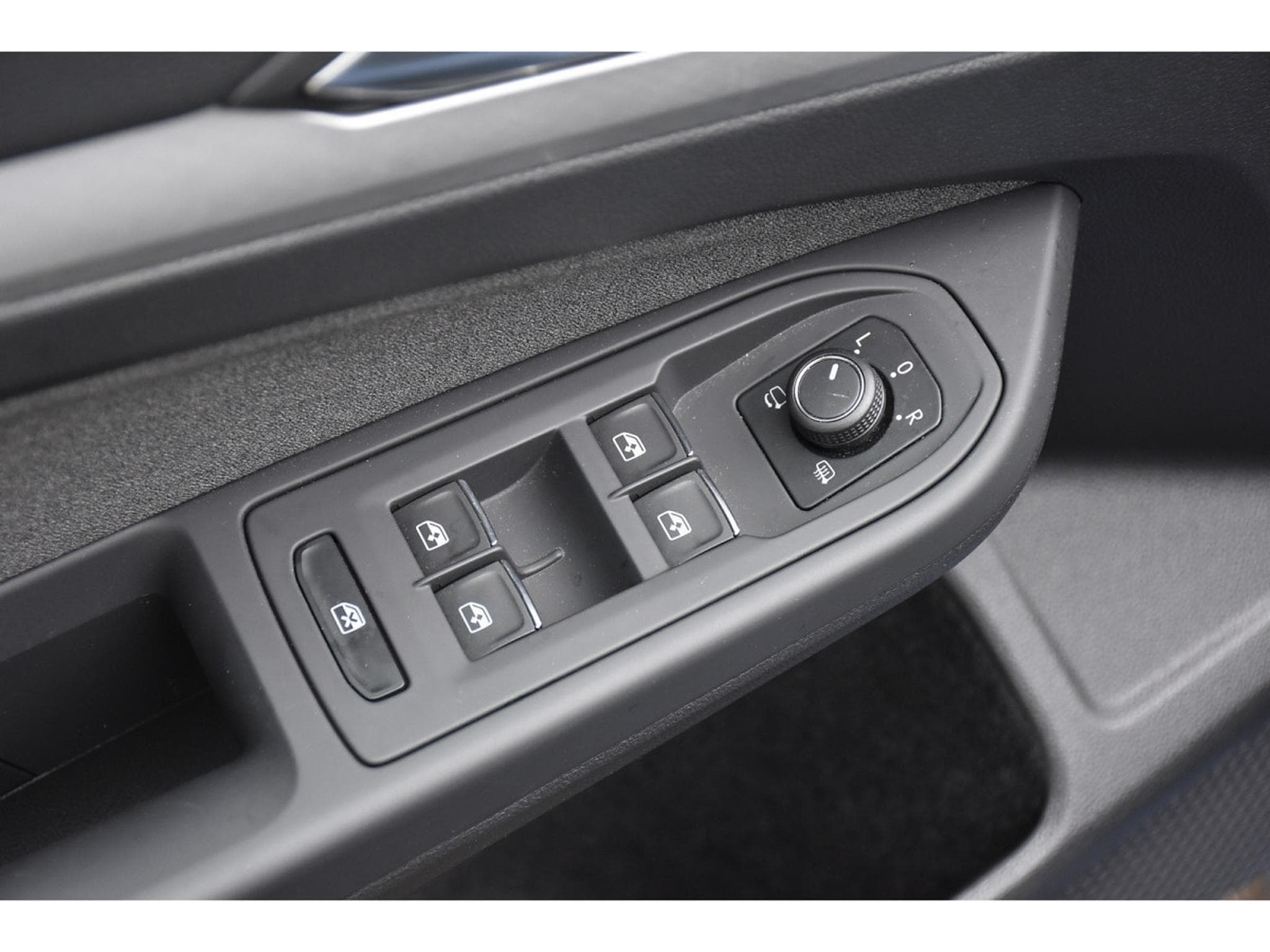 VW Golf 2.0 TDI Life DSG ACC GPS LANE 1° MAIN (2025) - Photo 20
