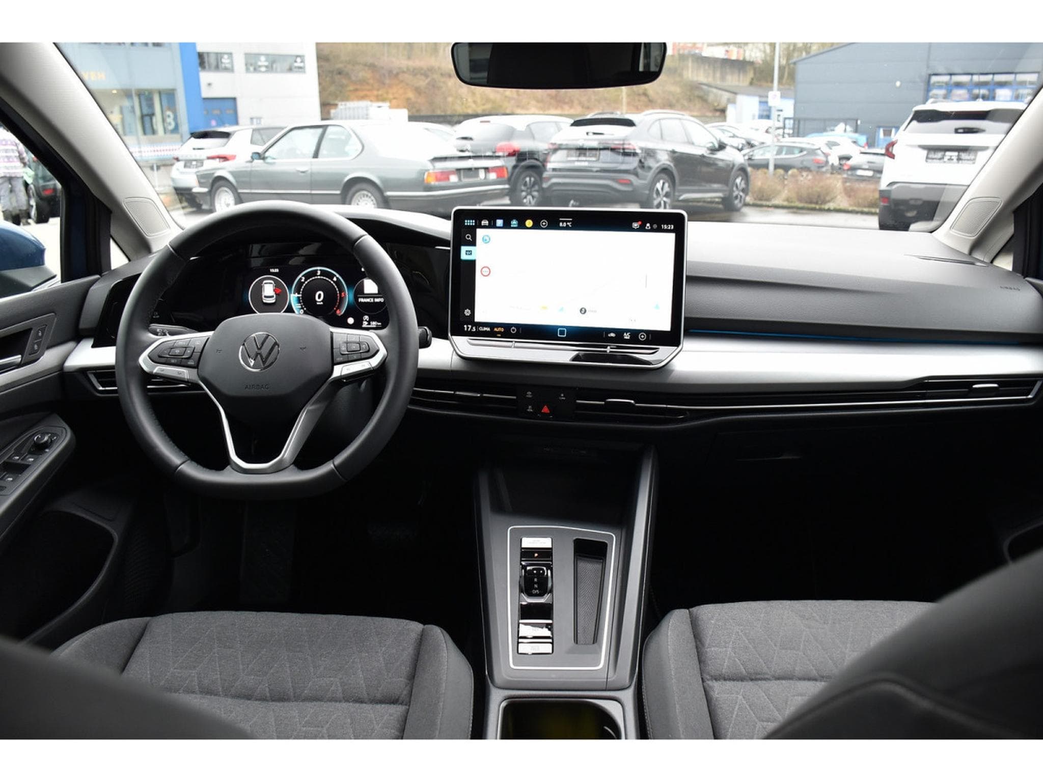 VW Golf 2.0 TDI Life DSG ACC GPS LANE 1° MAIN (2025) - Photo 9