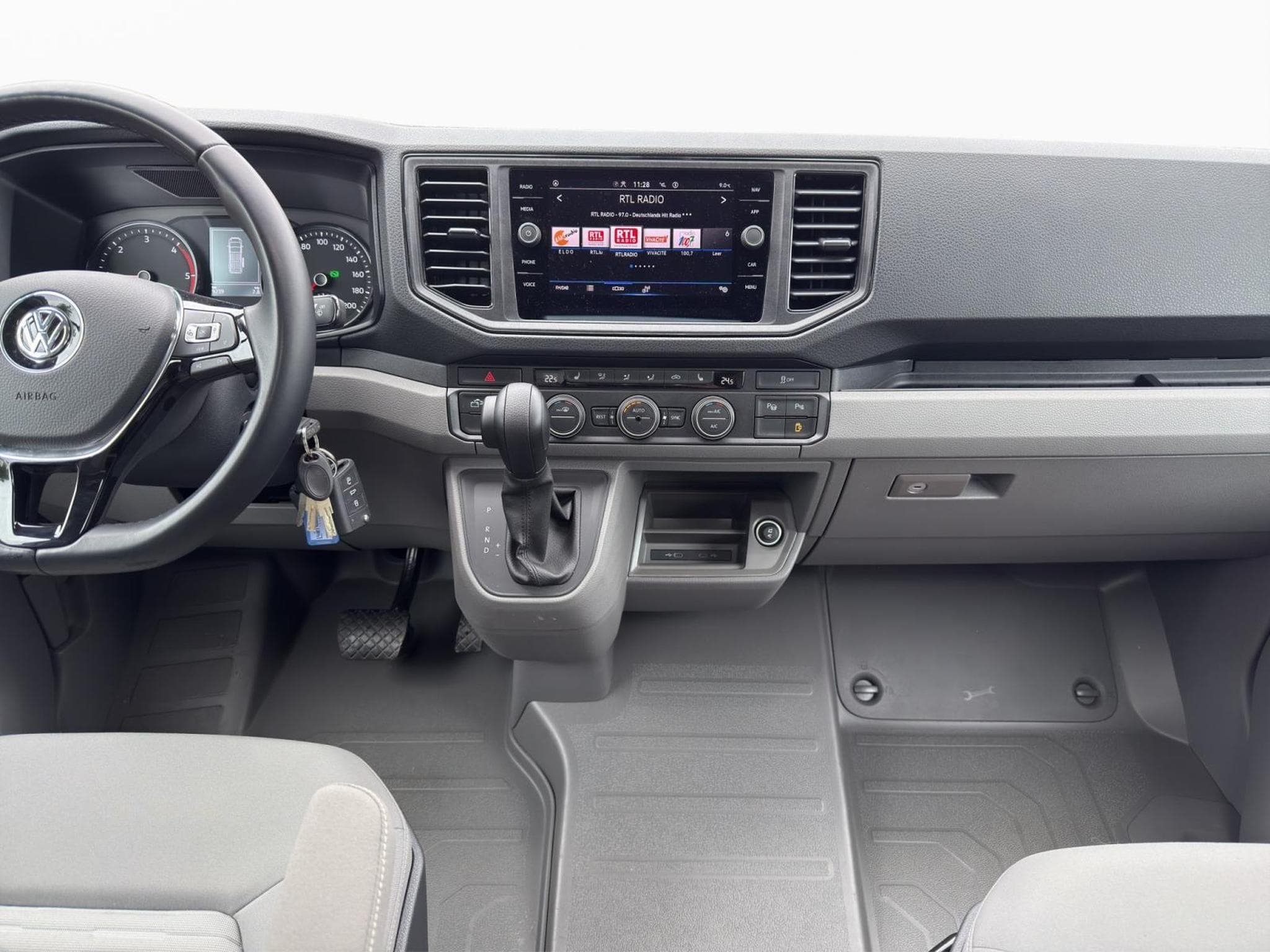 VW Crafter Grand California 680 (2022) - Photo 10