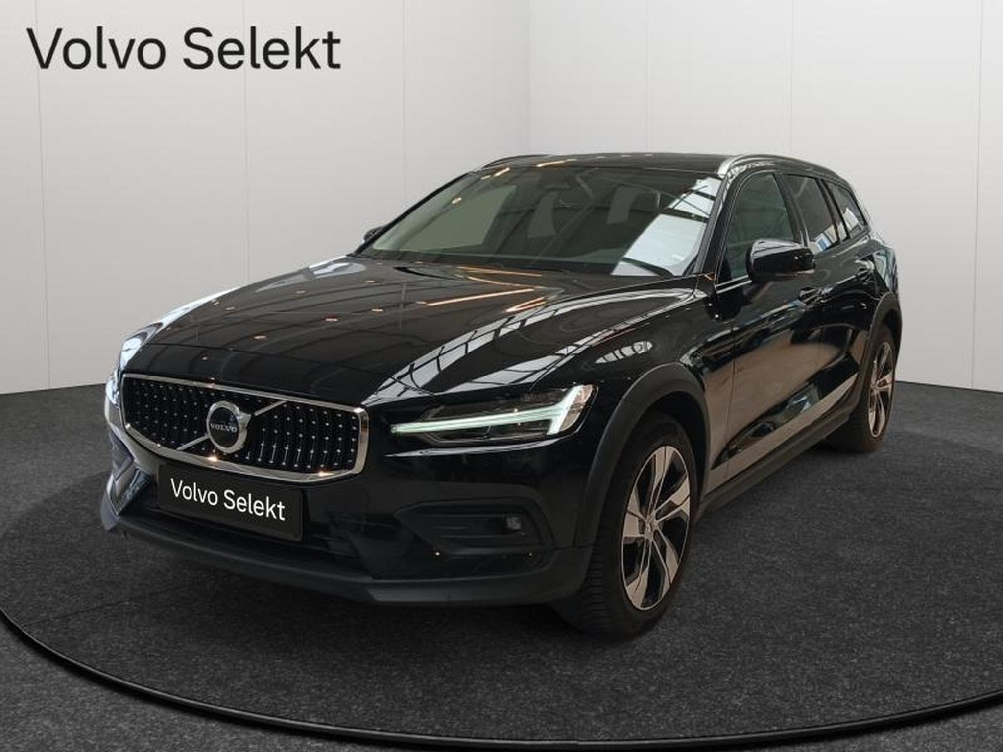 Volvo V60 B4 Plus Dark / Diesel (2023) - Foto 1