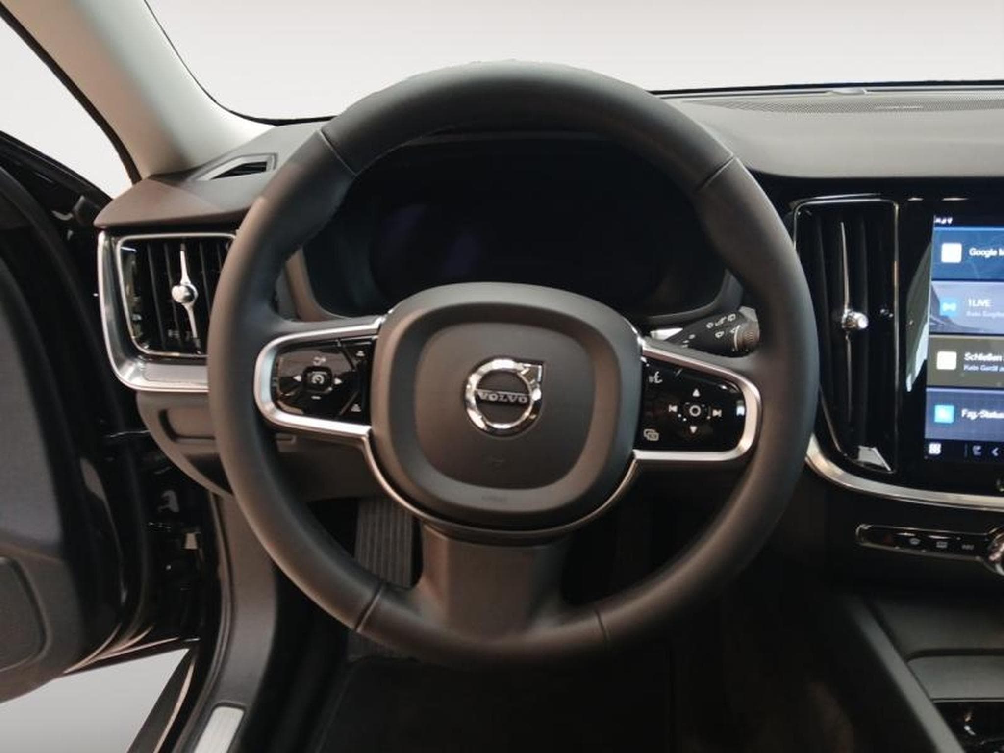 Volvo V60 B4 Plus Dark / Diesel (2023) - Foto 12