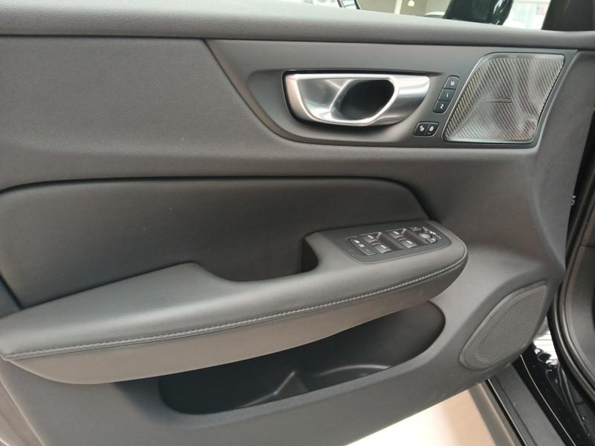 Volvo V60 B4 Plus Dark / Diesel (2023) - Foto 20