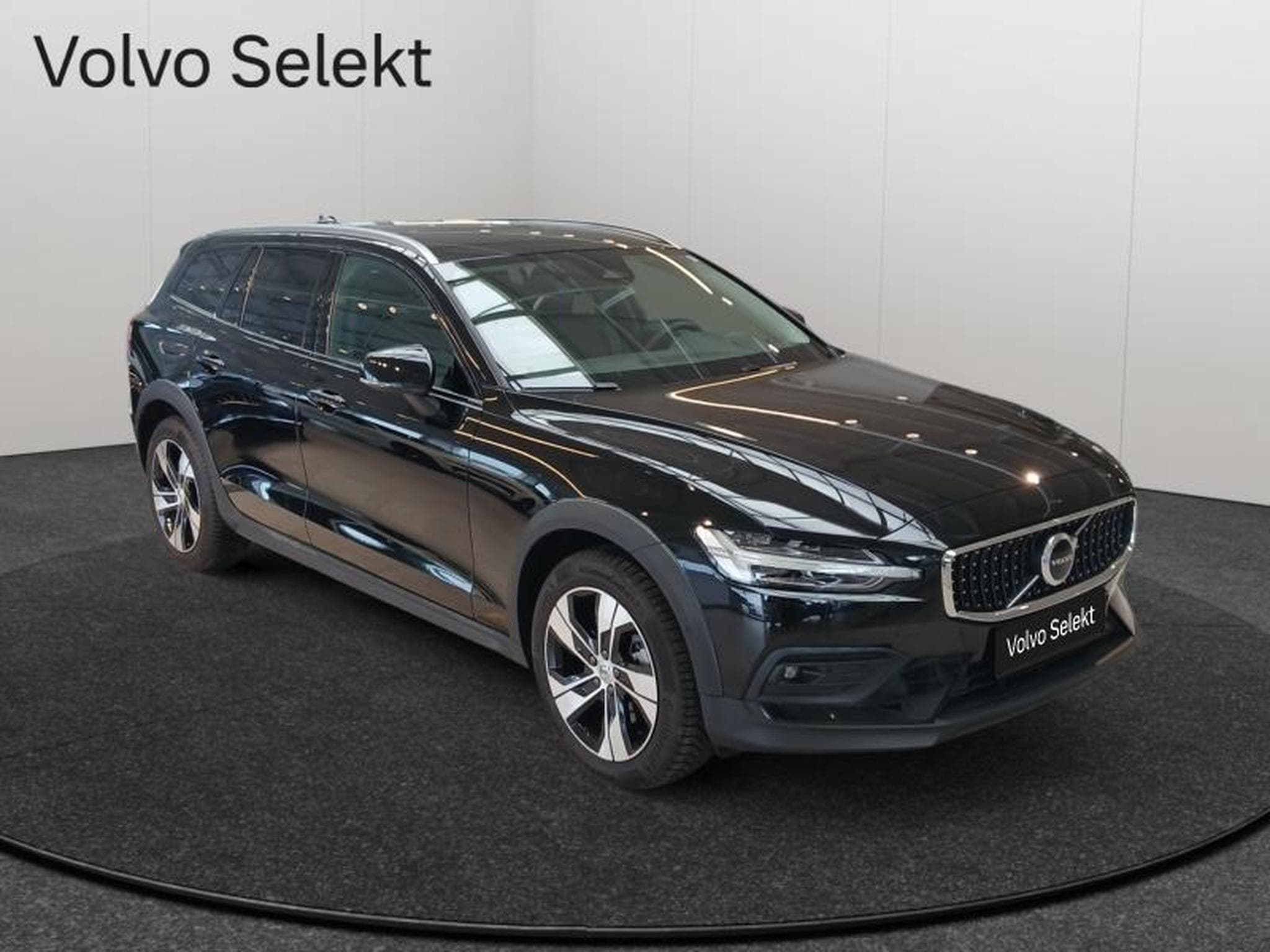 Volvo V60 B4 Plus Dark / Diesel (2023) - Foto 8