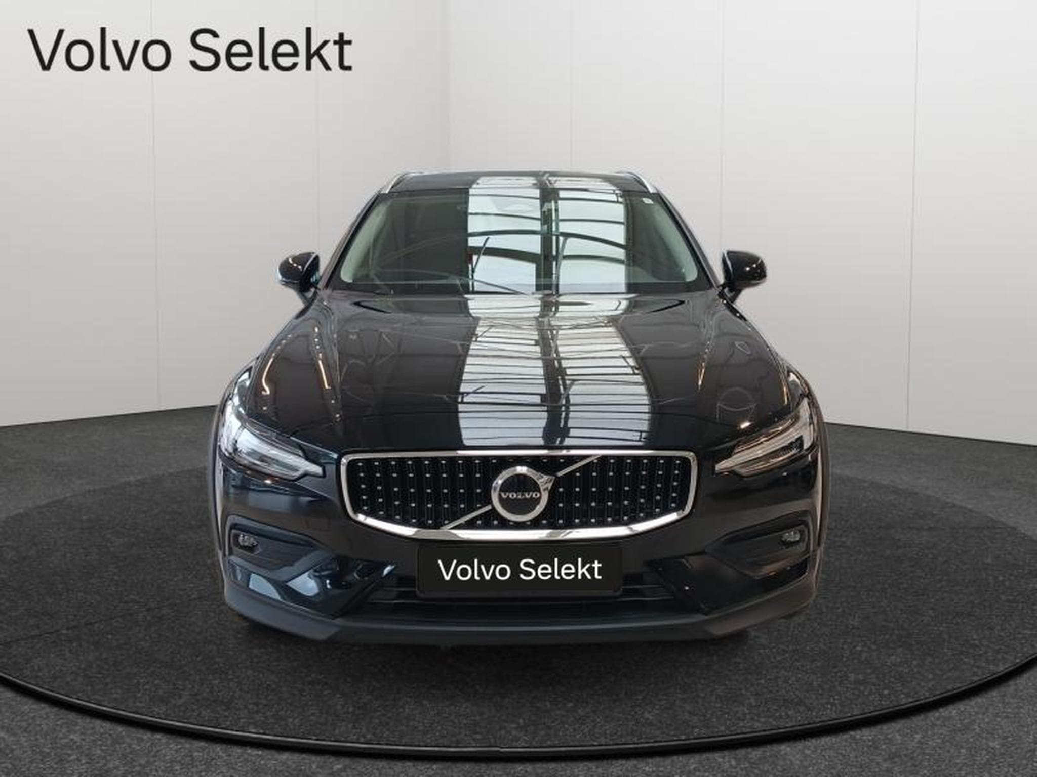 Volvo V60 B4 Plus Dark / Diesel (2023) - Foto 9