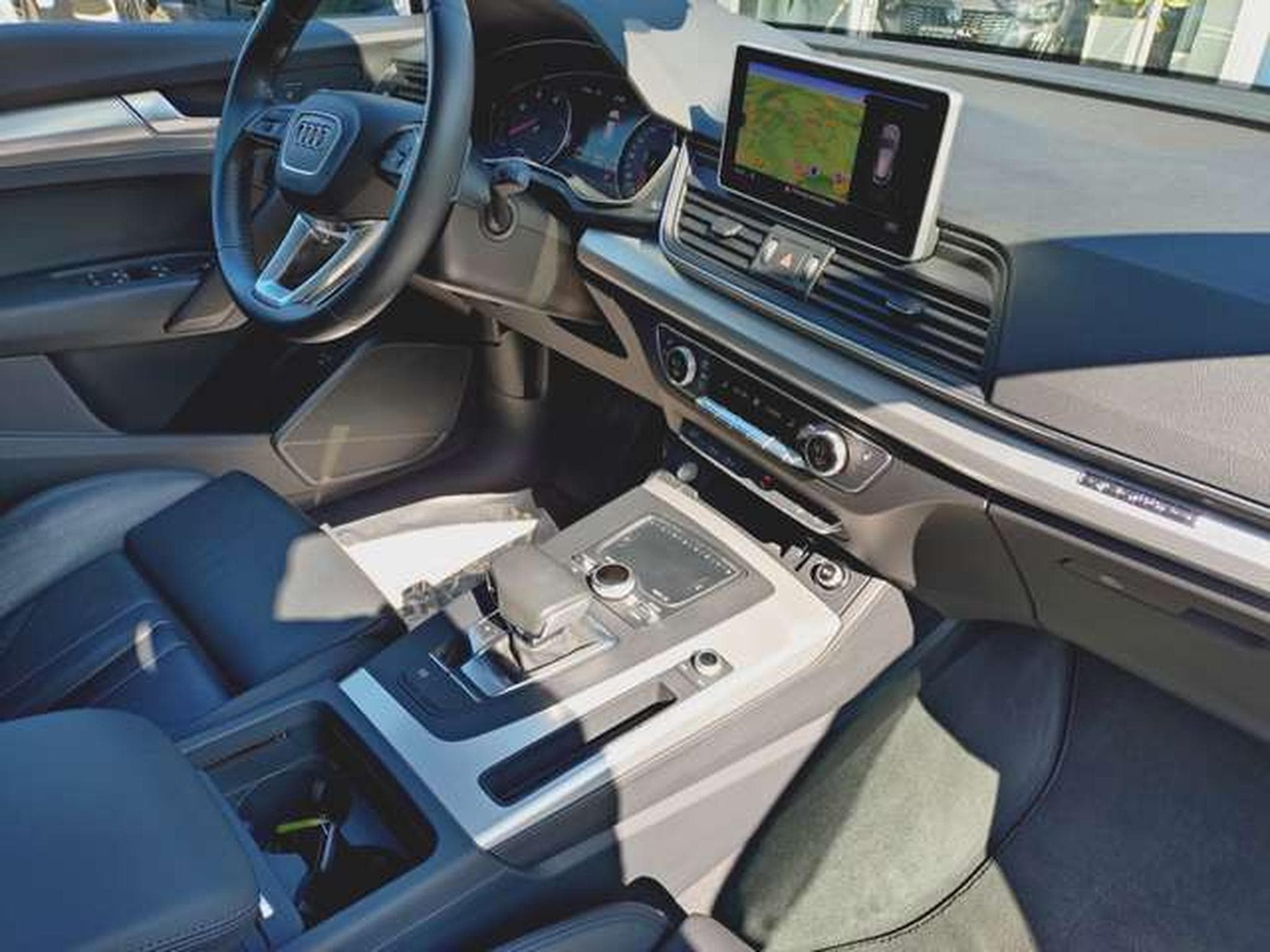 Audi Q5 TDI quattro sport (2019) - Photo 5