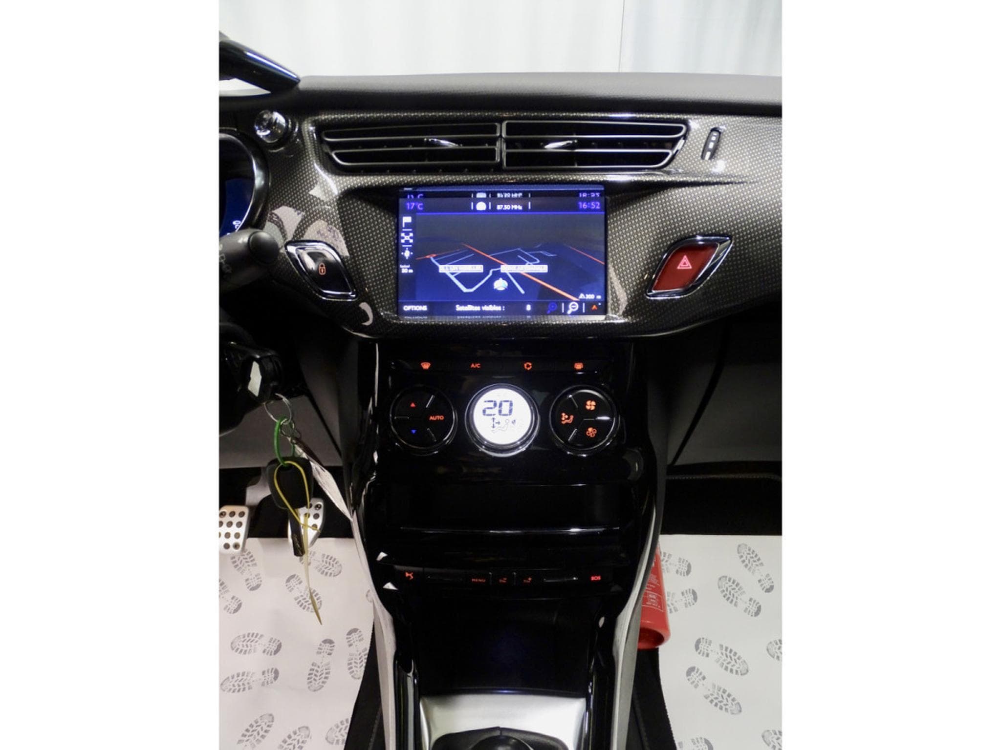 DS Automobiles DS3 EXECUTIVE EDITION FACELIFT SPORT PAKET CUIR BI-XENON NAVI (2017) - Foto 10