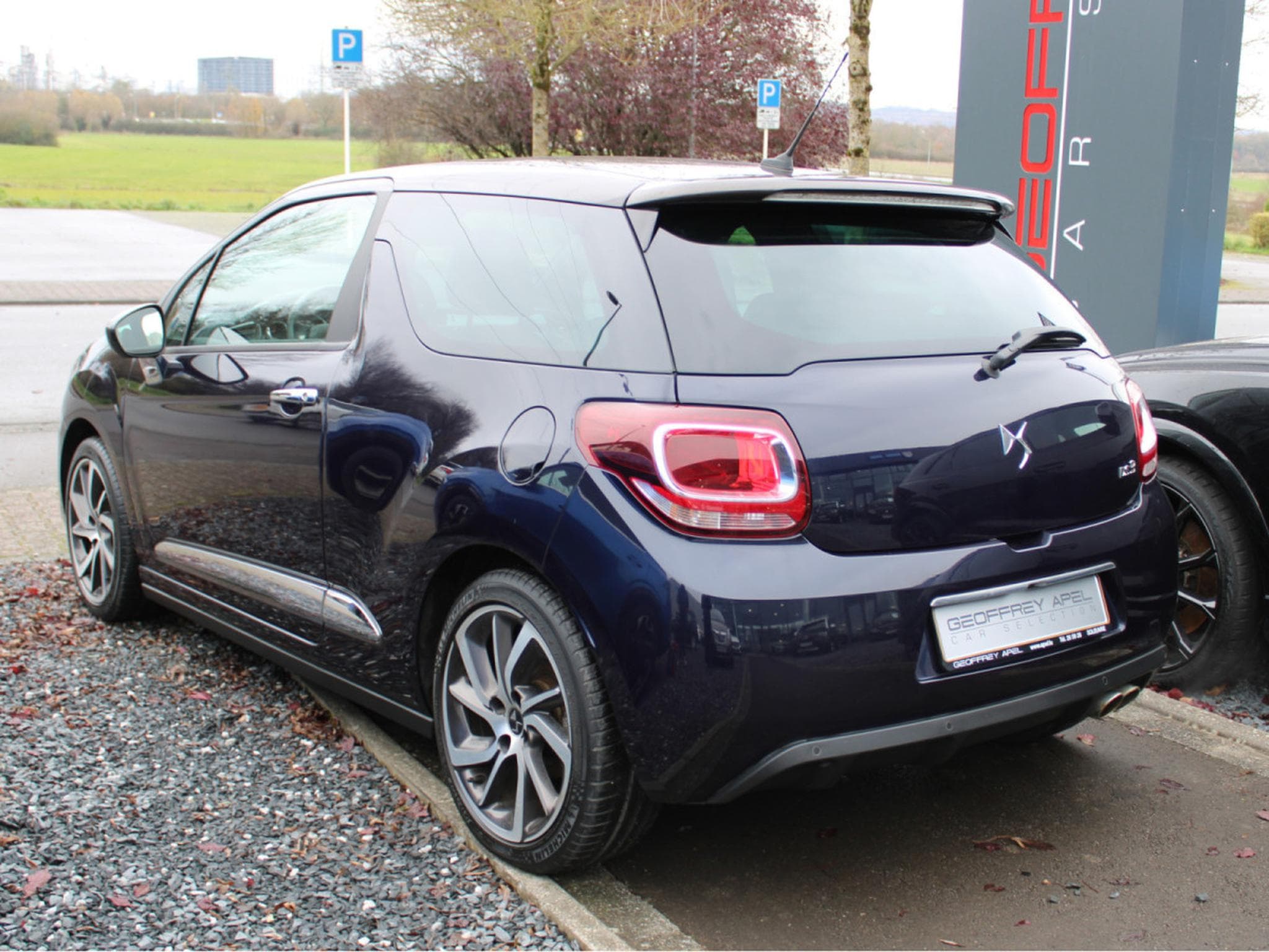 DS Automobiles DS3 EXECUTIVE EDITION FACELIFT SPORT PAKET CUIR BI-XENON NAVI (2017) - Foto 2