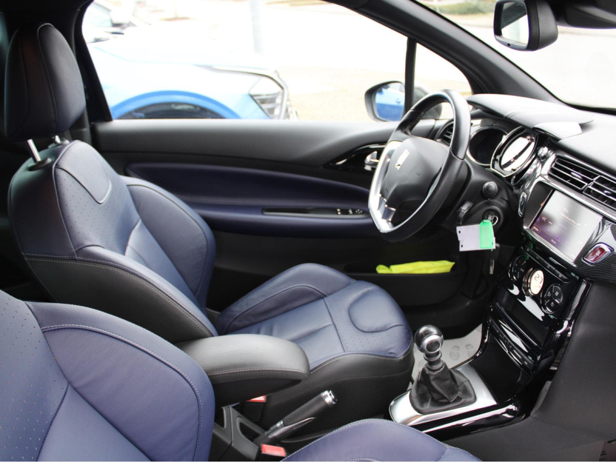 DS Automobiles DS3 EXECUTIVE EDITION FACELIFT SPORT PAKET CUIR BI-XENON NAVI (2017) - Foto 6