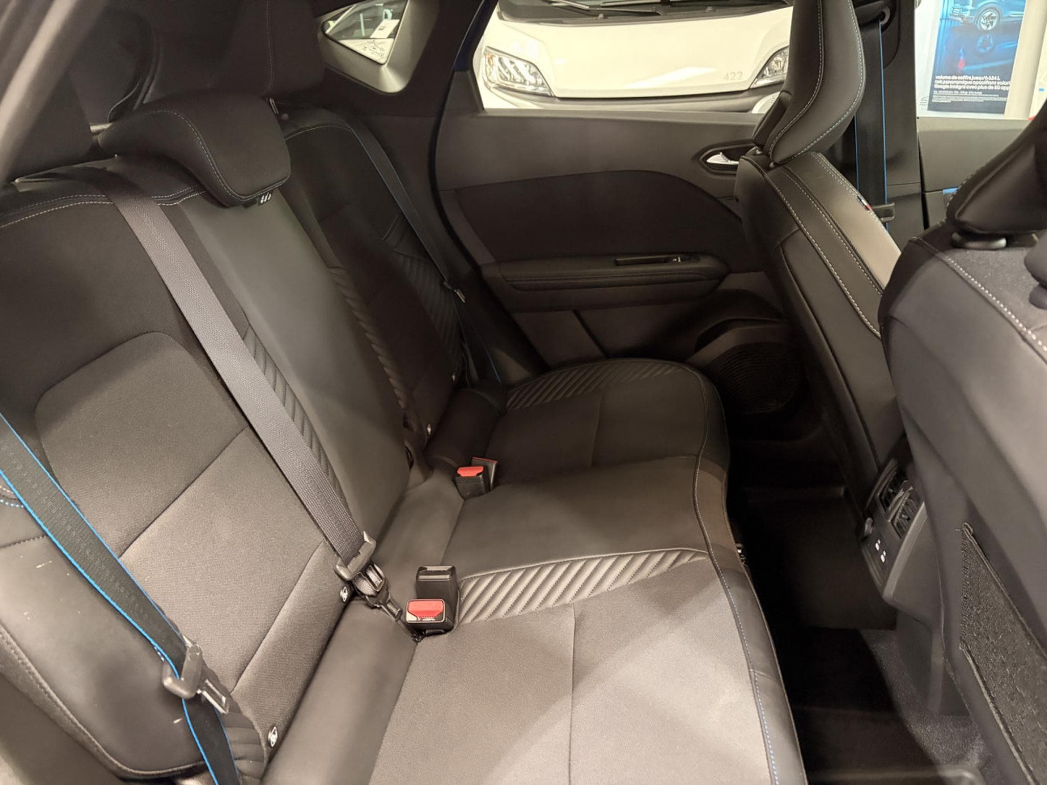 Renault Captur 1.6 TCe Esprit Alpine E-Tech EDC (2025) - Photo 10