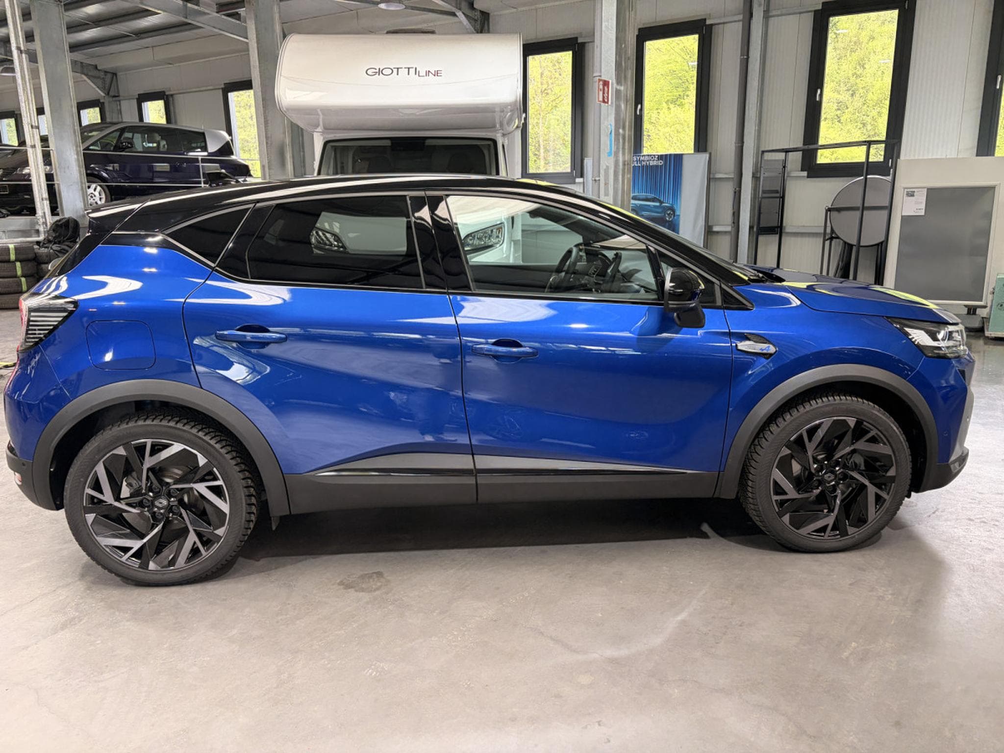 Renault Captur 1.6 TCe Esprit Alpine E-Tech EDC (2025) - Photo 2