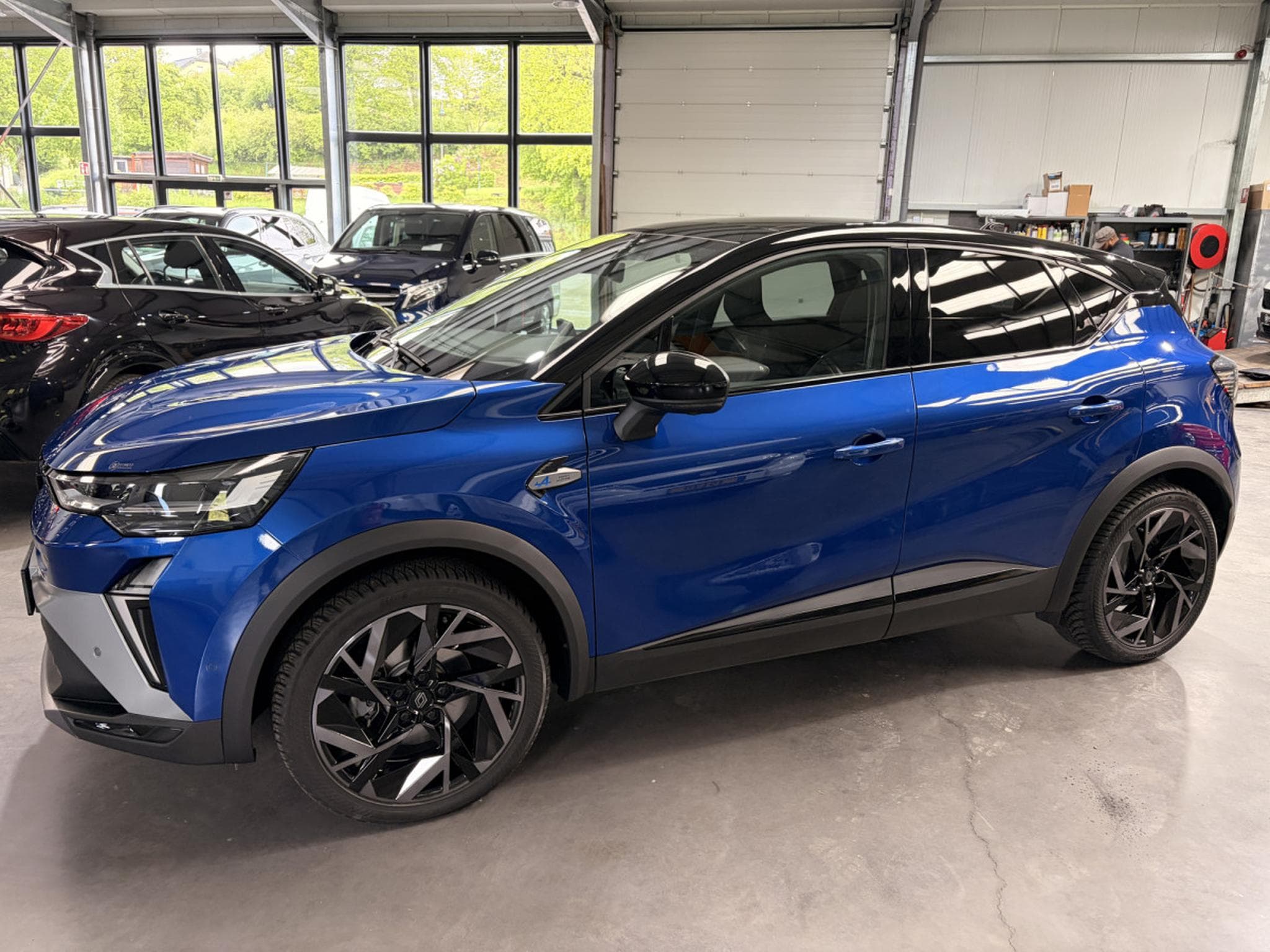 Renault Captur 1.6 TCe Esprit Alpine E-Tech EDC (2025) - Photo 6