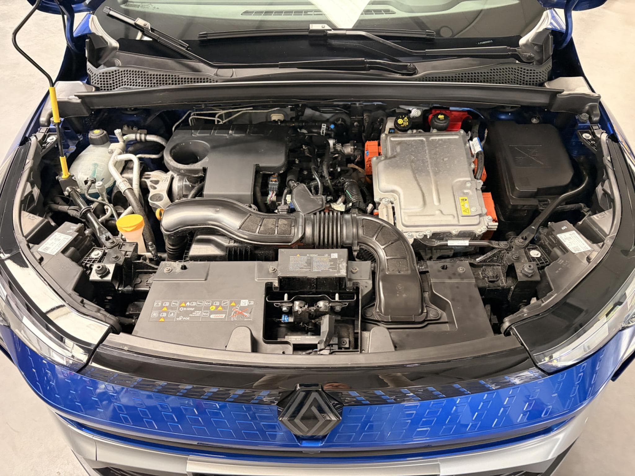 Renault Captur 1.6 TCe Esprit Alpine E-Tech EDC (2025) - Photo 9
