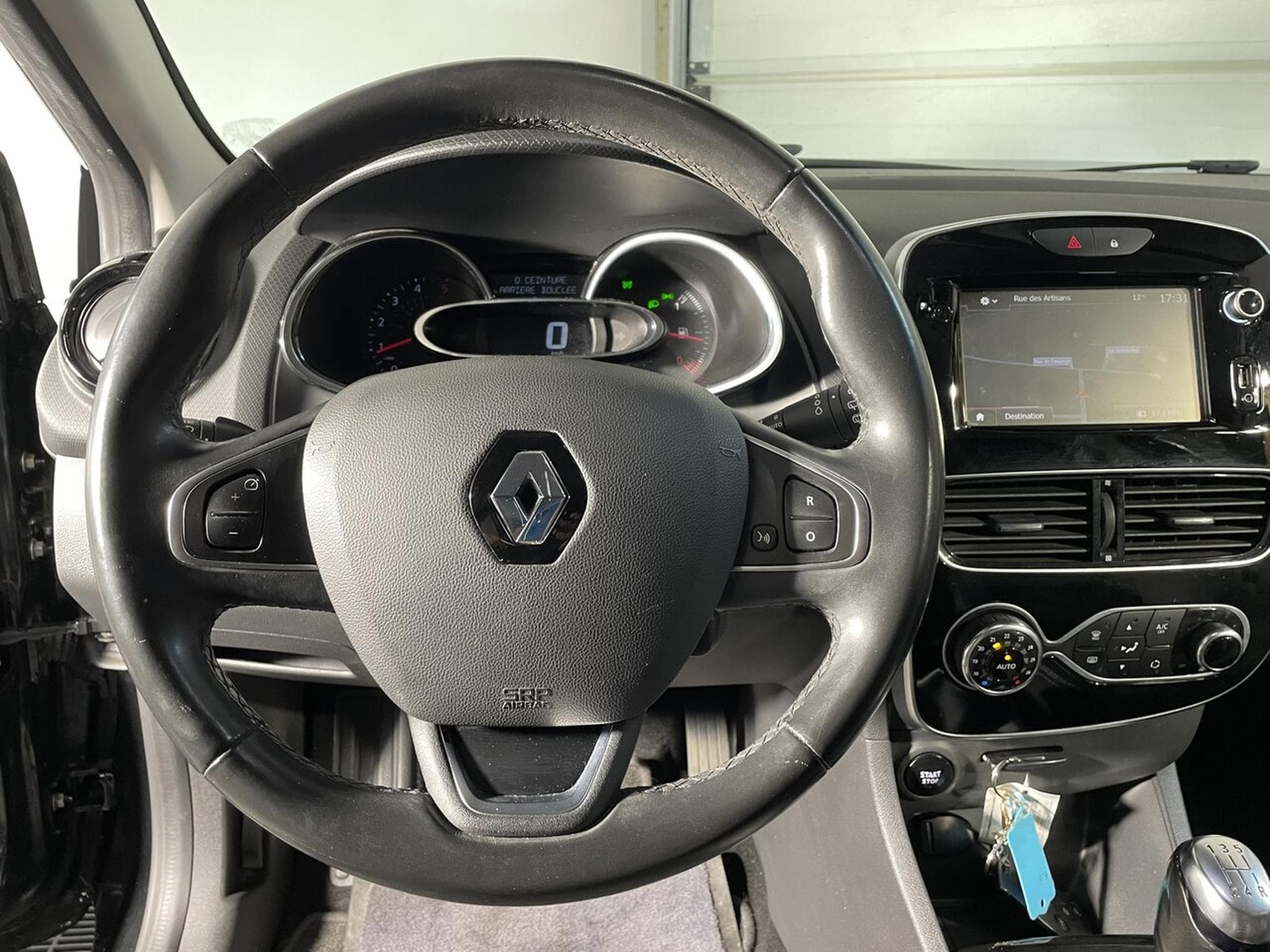 Renault Clio IV 1.5 DCI 90 INTENS GPS (2017) - Photo 10