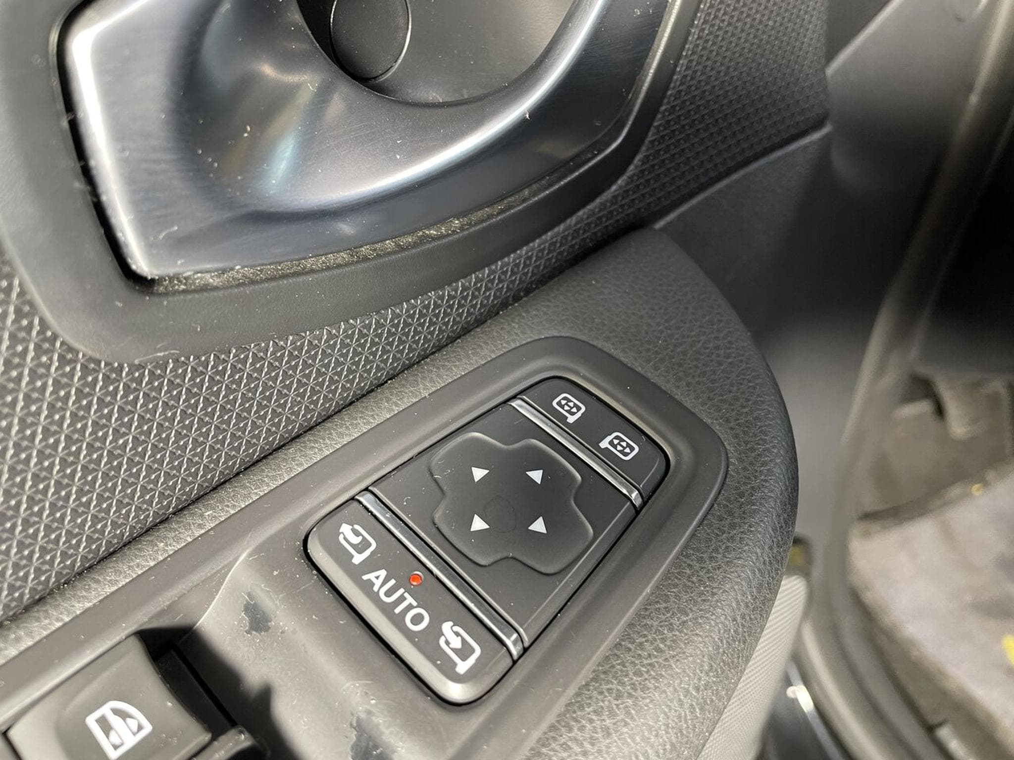 Renault Clio IV 1.5 DCI 90 INTENS GPS (2017) - Photo 6