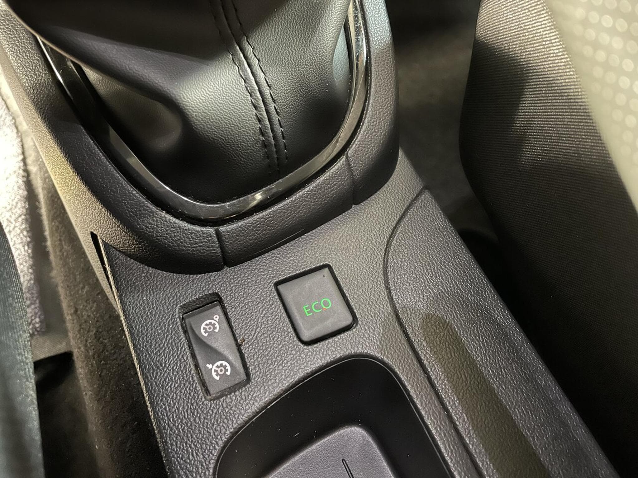 Renault Clio IV 1.5 DCI 90 INTENS GPS (2017) - Photo 7