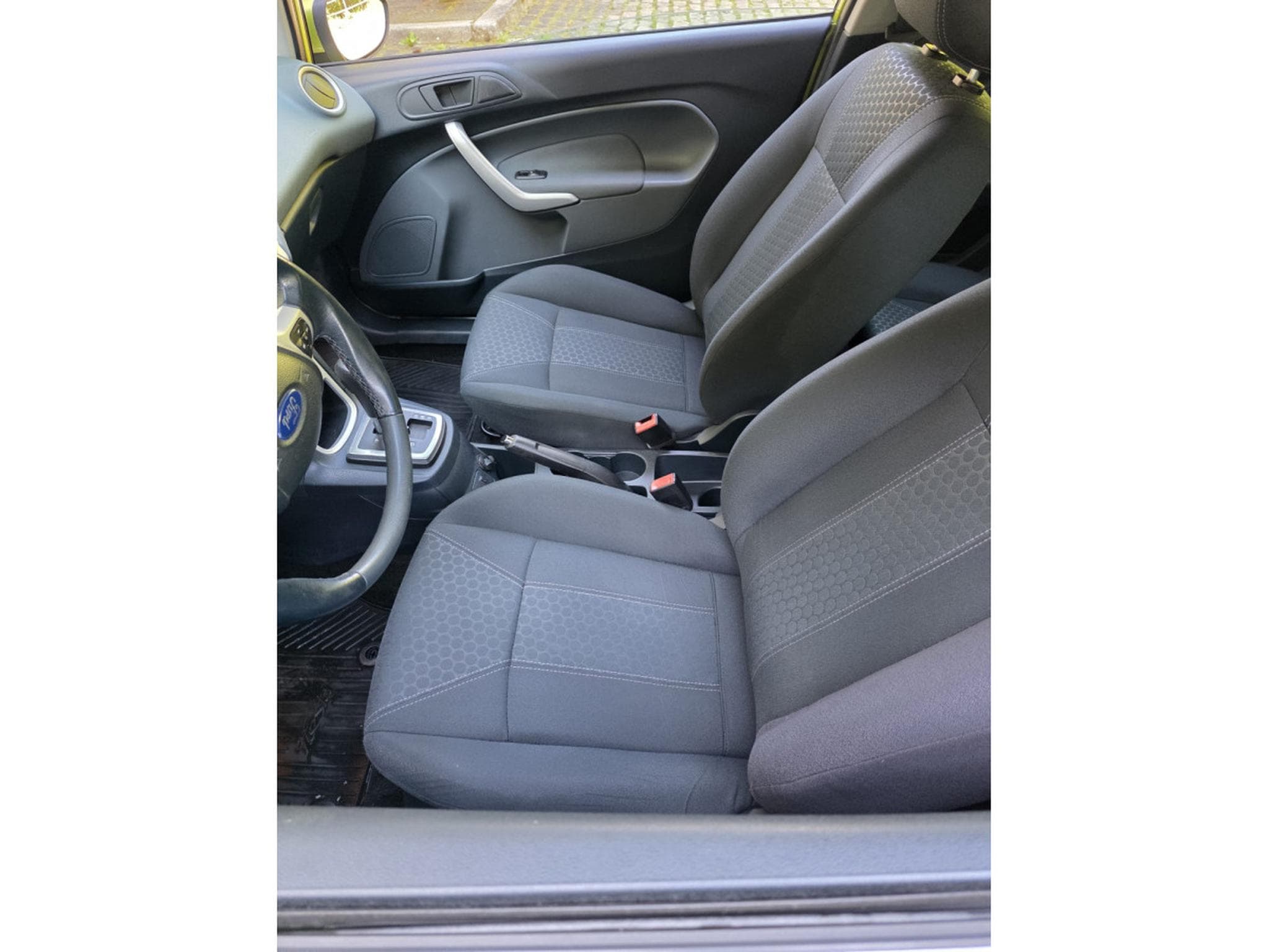 Ford Fiesta 1.4 Titanium (2010) - Photo 5