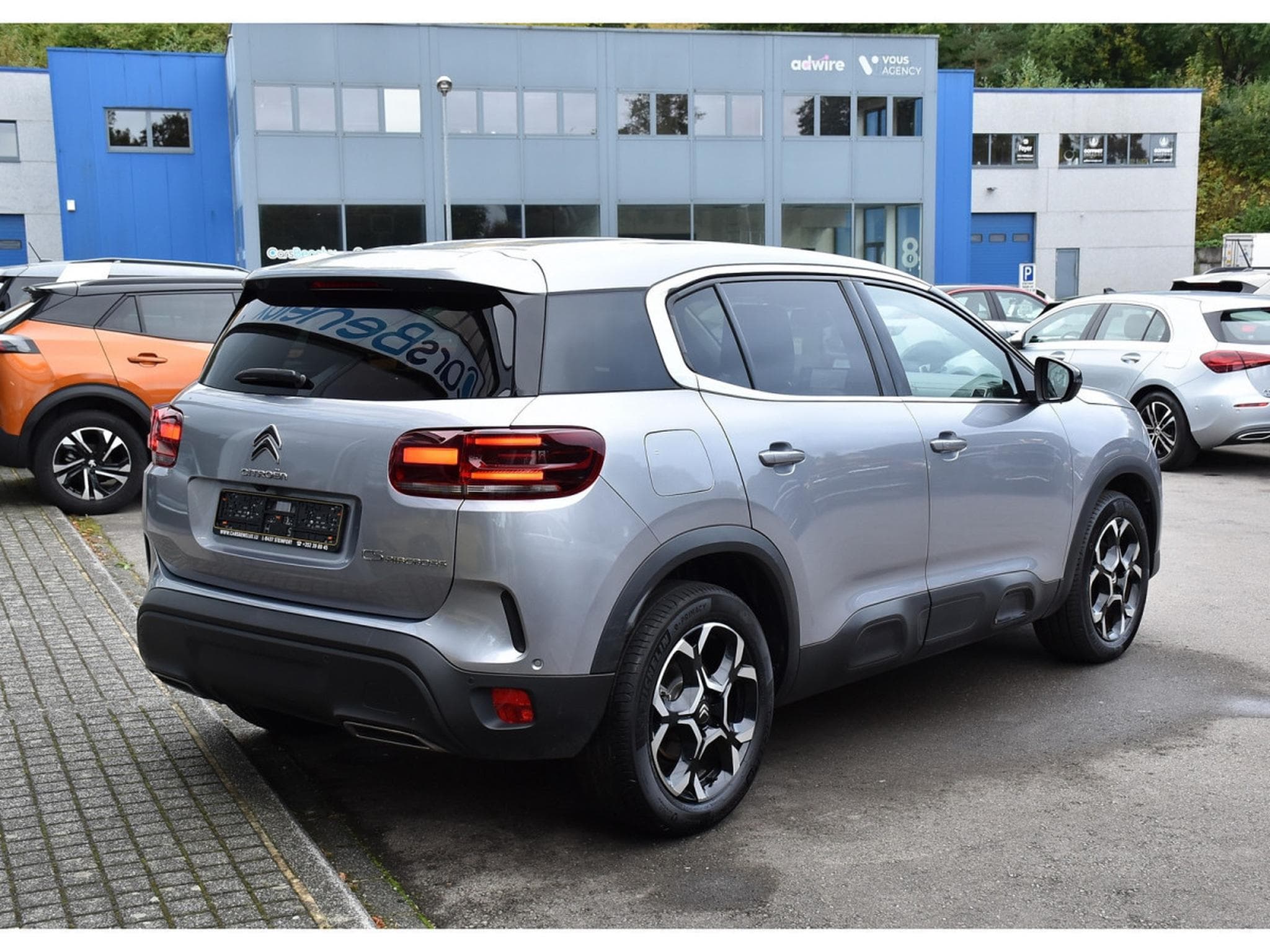Citroën C5 Aircross 1.2 PureTech 130 Shine CUIR ACC SIDE GPS CAM 1° MAIN (2024) - Foto 4
