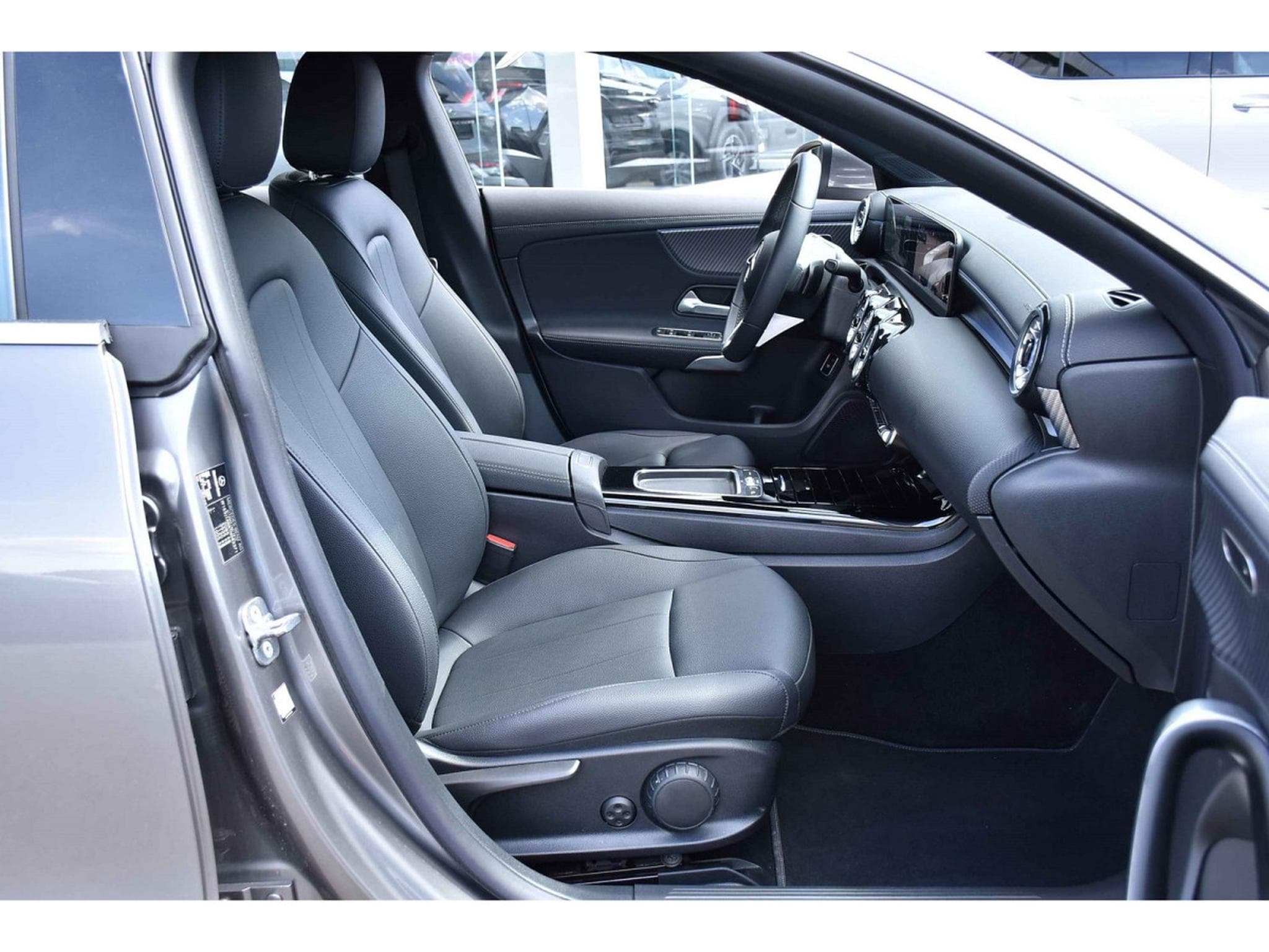 Mercedes CLA 180 CDI Progressive 8G-DCT CUIR GPS LANE CAM KEYLESS 1° MAIN (2025) - Foto 7