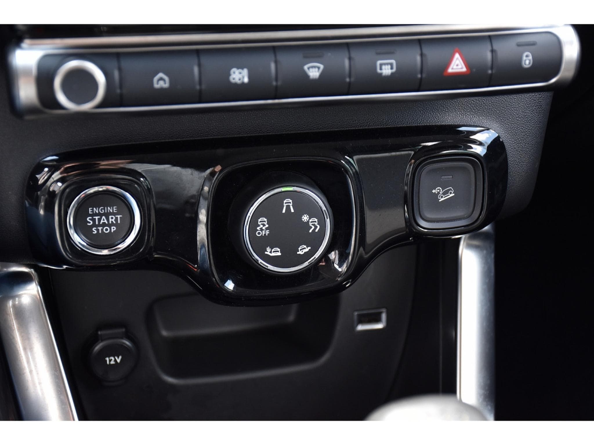 Citroën C3 Aircross 1.2 PureTech 110 MAX REGUL GPS LANE HUD GRIP CAM JA17 1°MAIN (2024) - Foto 18
